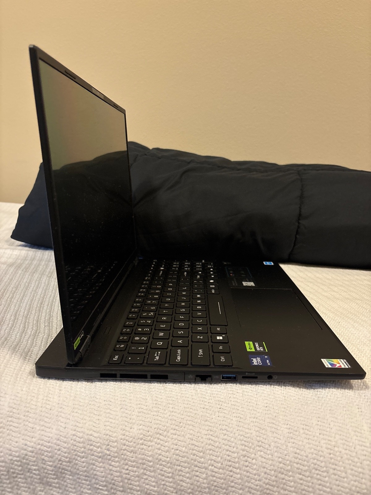 Acer – Predator Helios Neo 16S AI Gaming Laptop – 16″ OLED 240Hz – Intel Core…