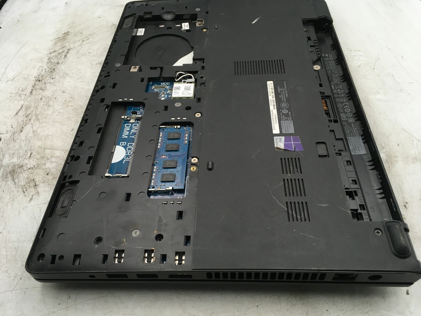 DELL LATITUDE 3570 – FOR PARTS/NO BOOT – INTEL i5-6200U – 4GB RAM – READ DESC-BB
