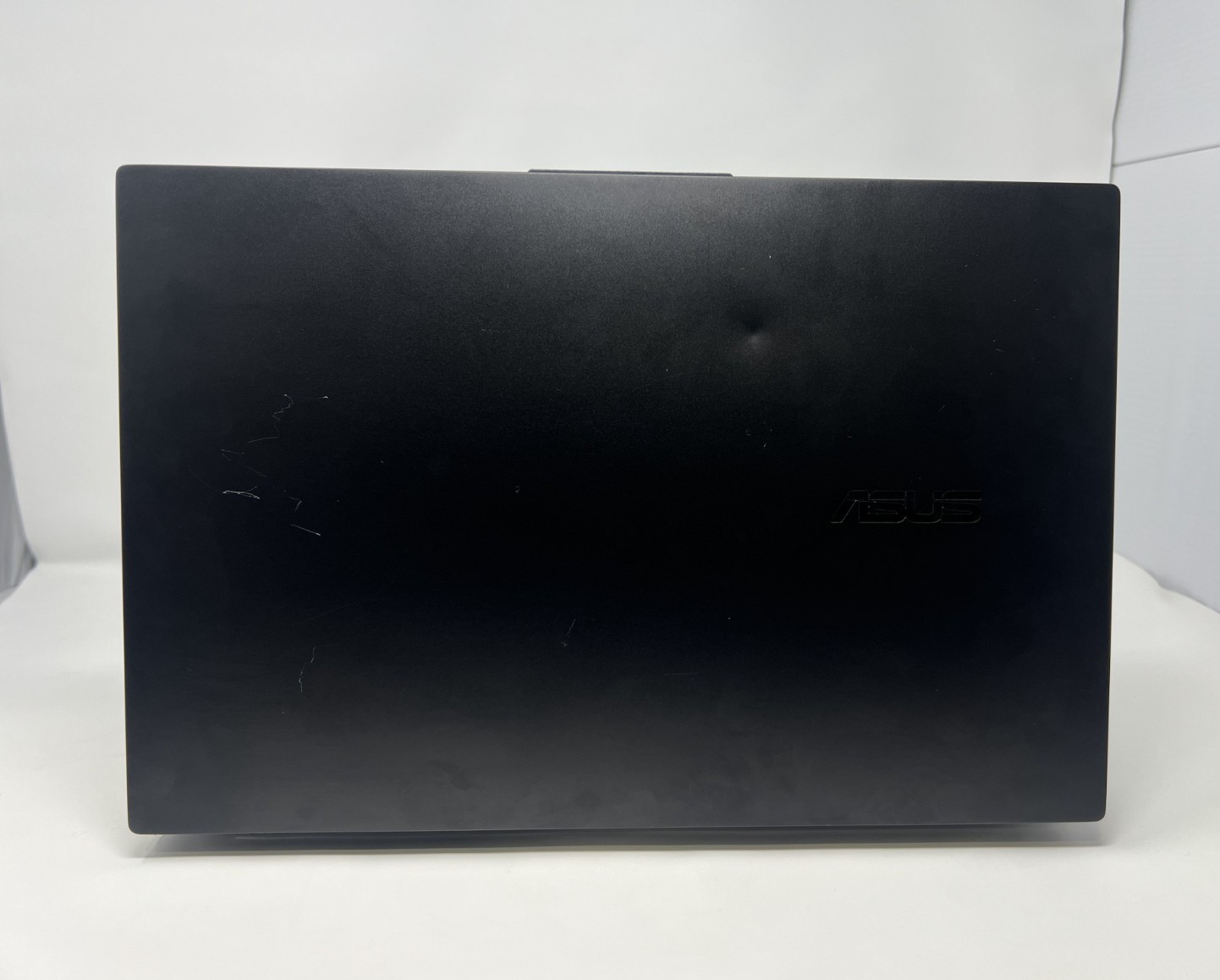 ASUS Vivobook Pro 15 Q543M Ultra 9 185H 24GB 2TB RTX 3050 OLED Dents