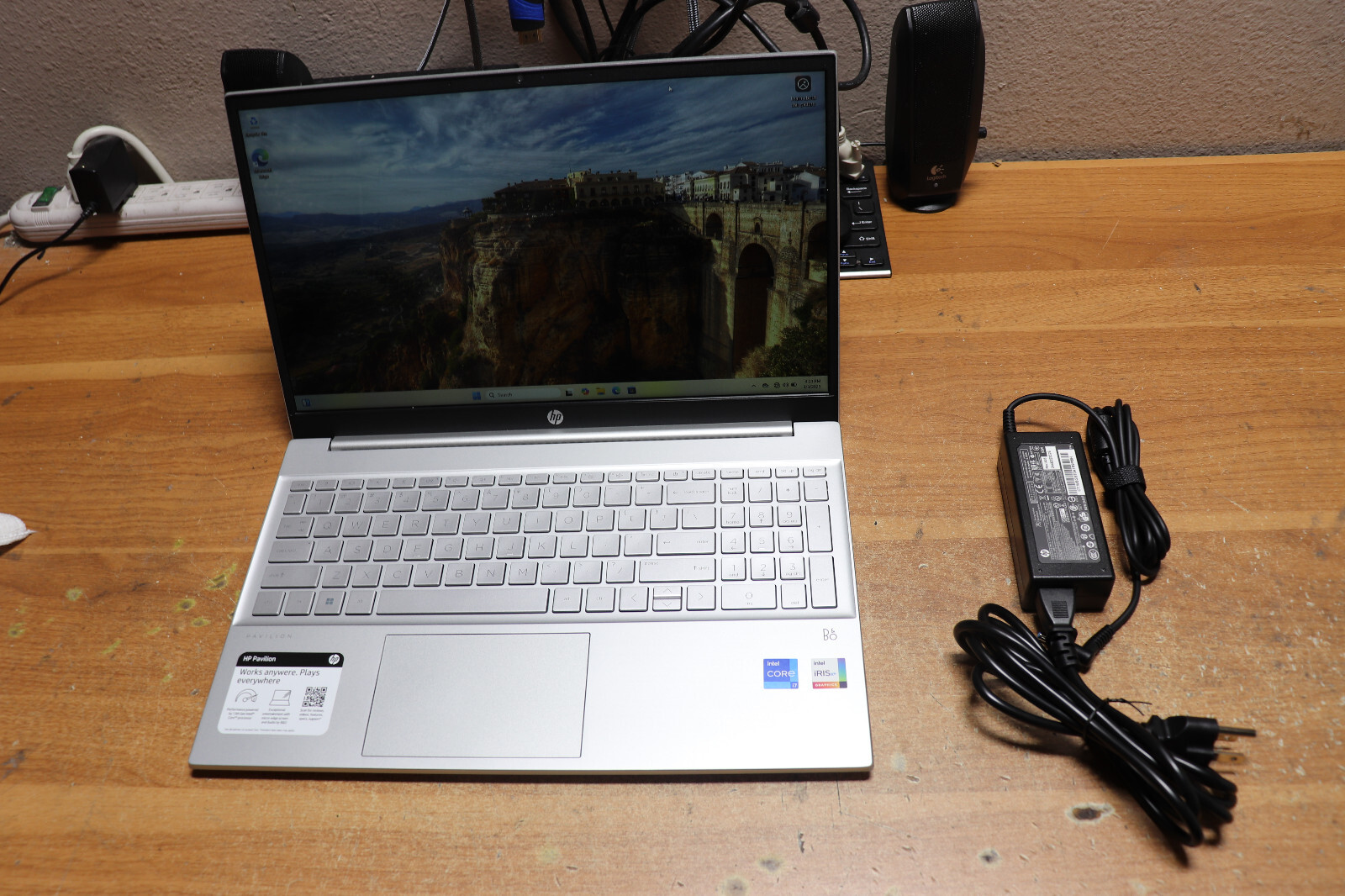 HP Pavilion 15 15.6″ FHD Touch screen i7 1360p 8GB Ram 1TB SSD Win 11
