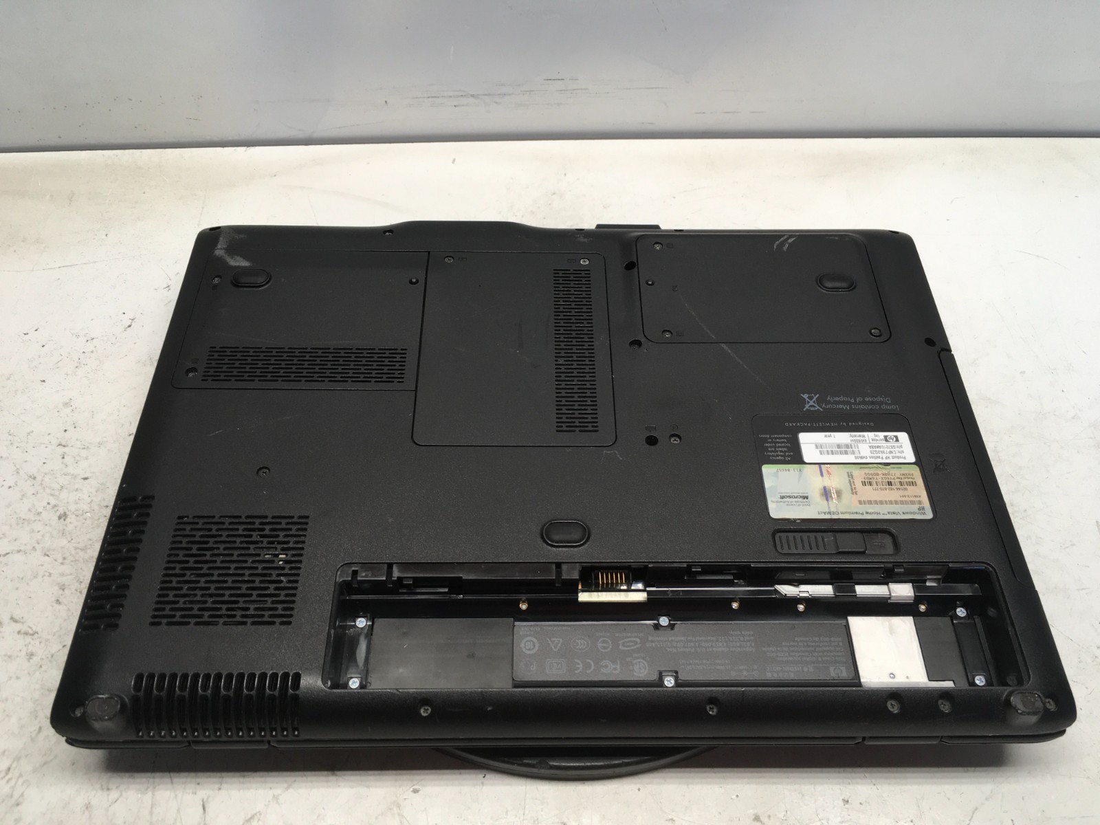 HP Pavilion DV9500 AMD Turion 64 X2 TL-58 1900MHz 1 GB NO HDD