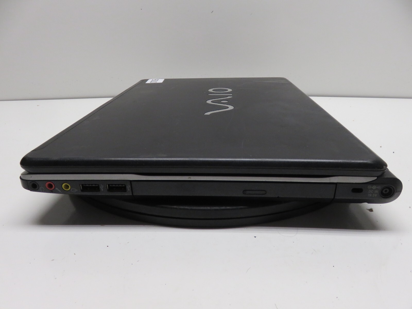 Sony VGN-FJ170 PCG-7F1L Laptop Intel Centrino 512MB Ram No HDD or Battery