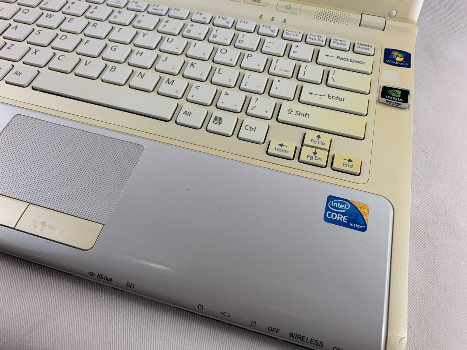 Sony VAIO PCG-61411L White Laptop Intel Core i3 2.13GHz, 4GB RAM, No HDD