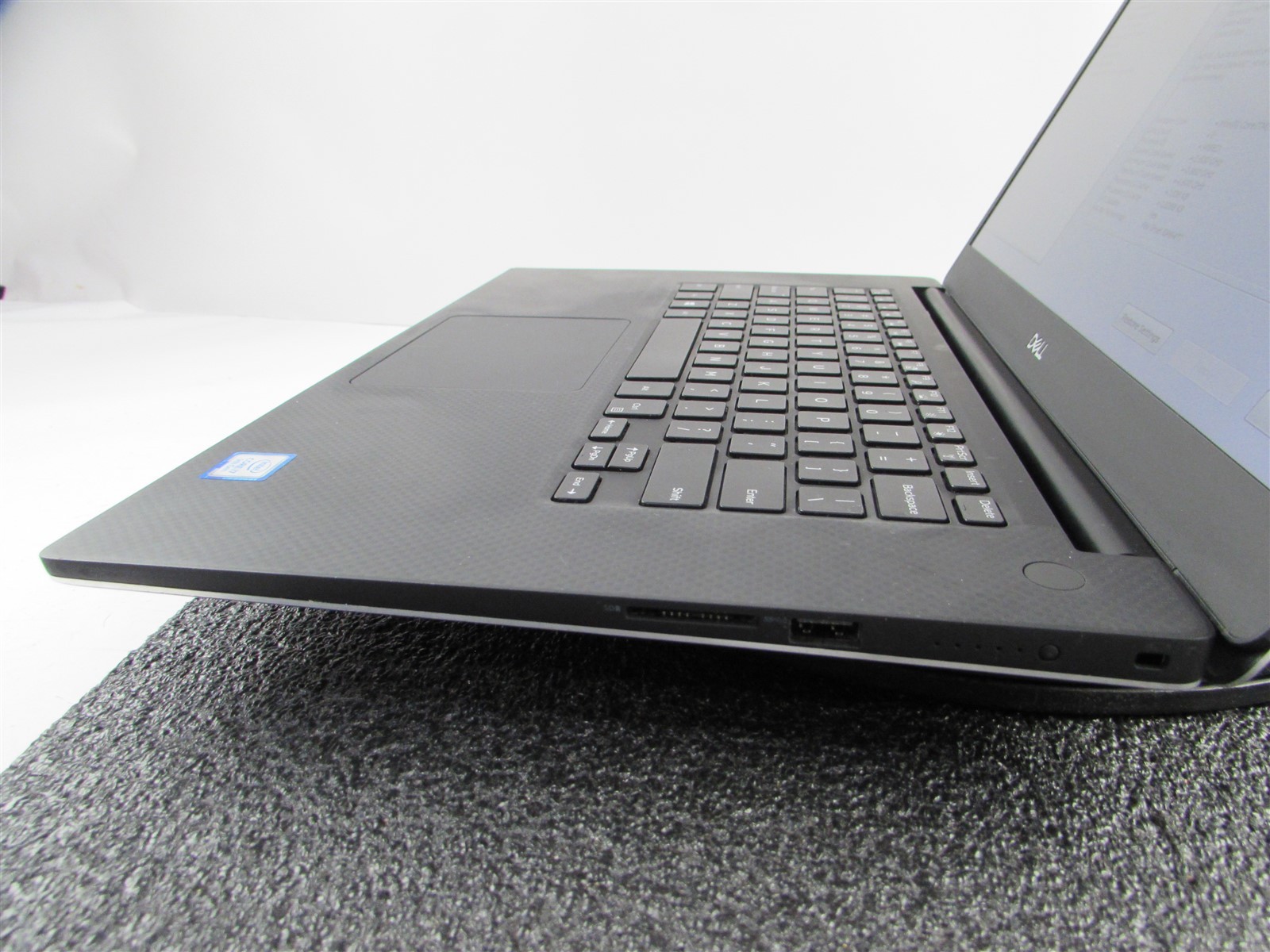 DELL PRECISION 5540 1920X1080 FHD I7-9850H 512GB SSD 16GB RAM T2000 NO O.S