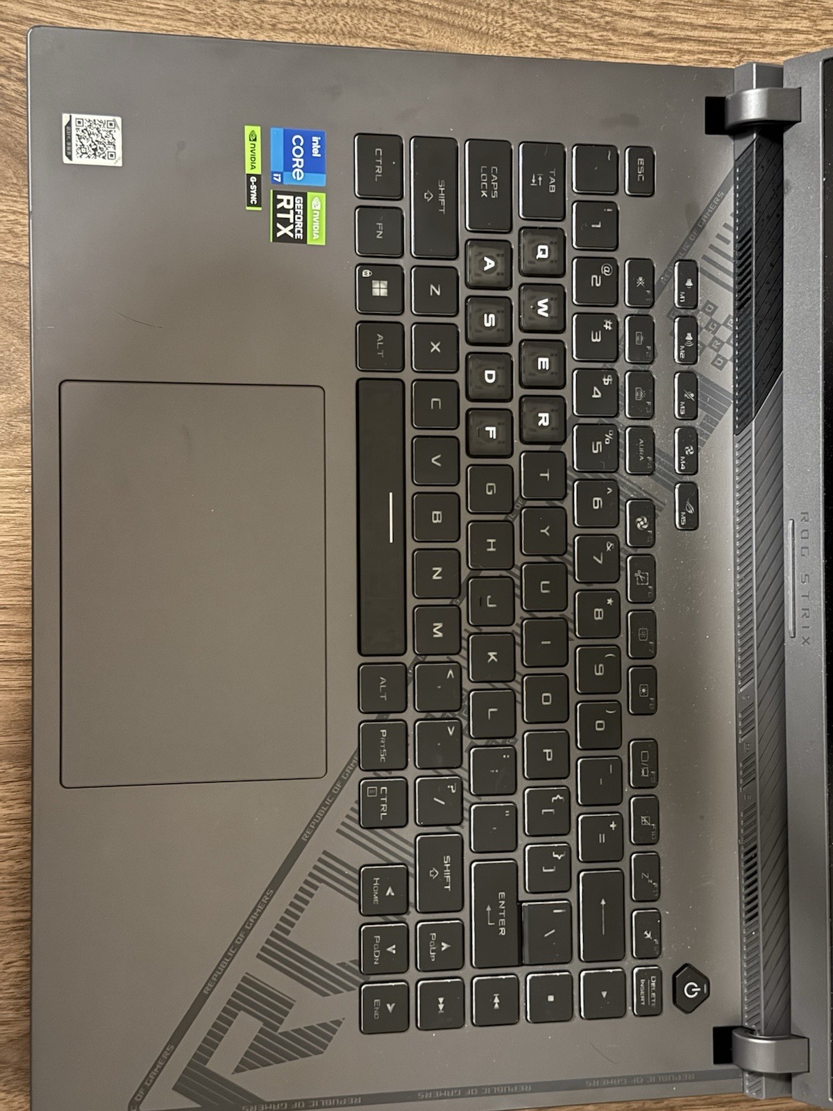 ASUS ROG Strix G16 (2023) – i7-13650HX / RTX 4060 / 16GB RAM / 1TB SSD