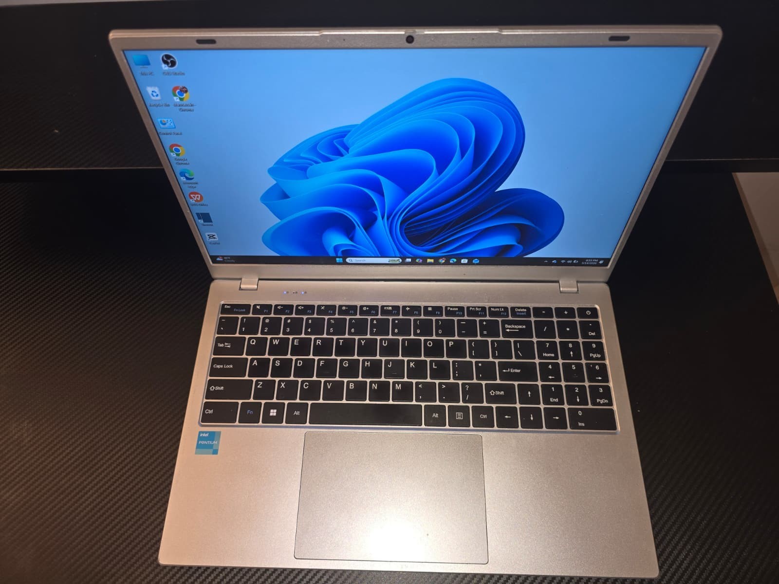 15.6″ FHD Laptop 16GB RAM 256GB SSD WiFi 5 USB-C Windows Laptop Silver