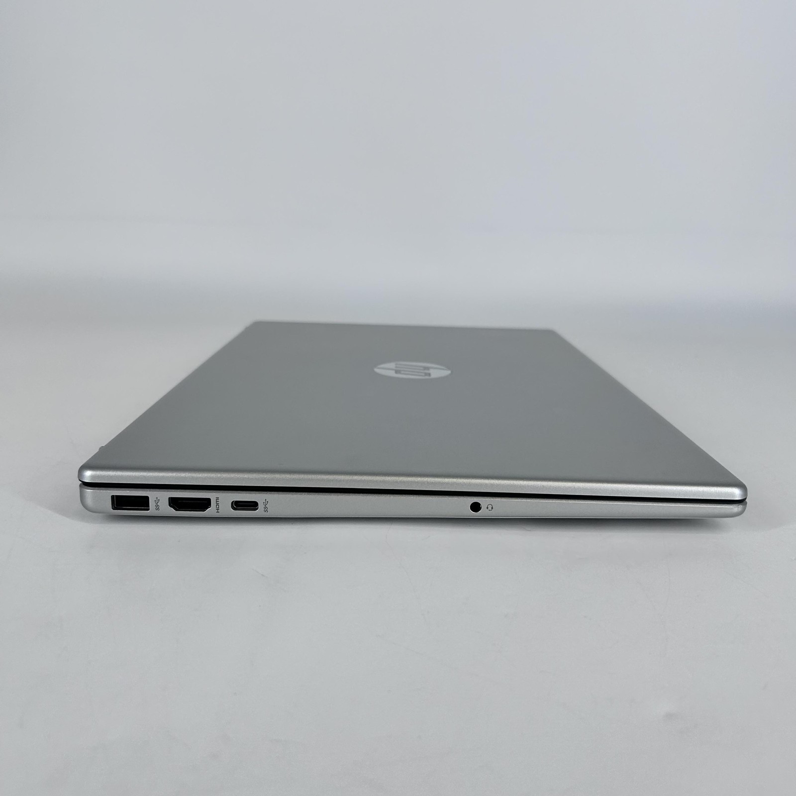 HP Pavilion 15 Silver FHD 1.2 GHz i3-1315U 8GB RAM 256GB SSD Excellent