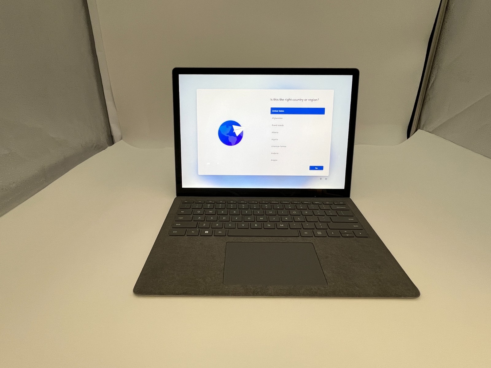 Microsoft Surface Laptop 4 1950 13.5″ Touch i7-1185G7@3.0GHZ 16GB 512GB A