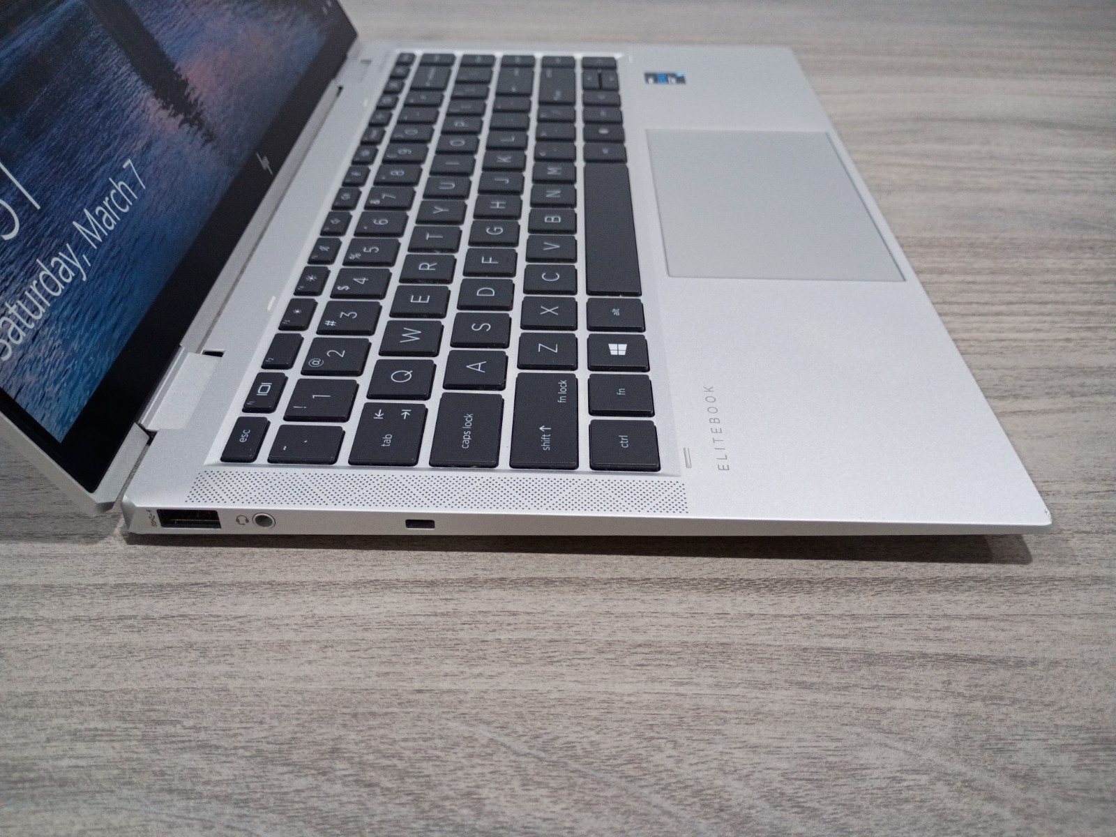 HP EliteBook x360 1040 G8 Intel Evo i5 256GB SSD 16GB RAM Backlit Key Win11 Pro