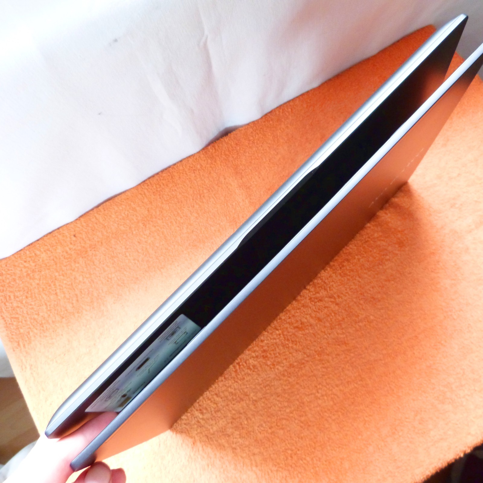 Asus X513 Vivobook 15″ OLED ULTRABOOK l SSD Windows 11 AMD RYZEN 7 16GB RAM