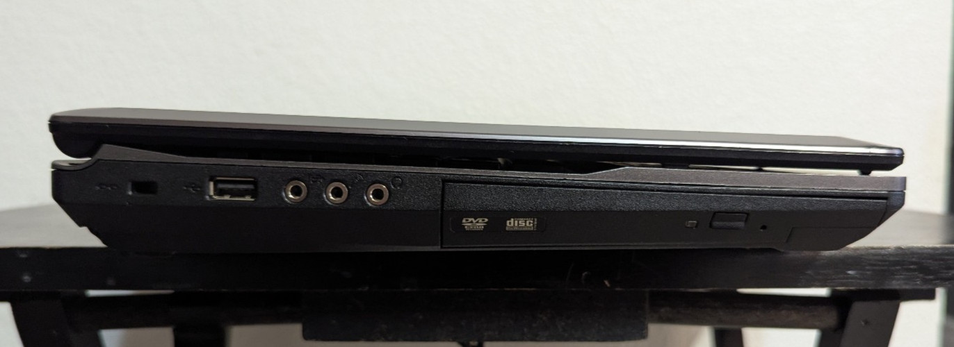Sager Clevo Gaming Laptop: 15.6″, i7-4700MQ, 120GB SSD, GTX 765M 2GB, DVD-RW