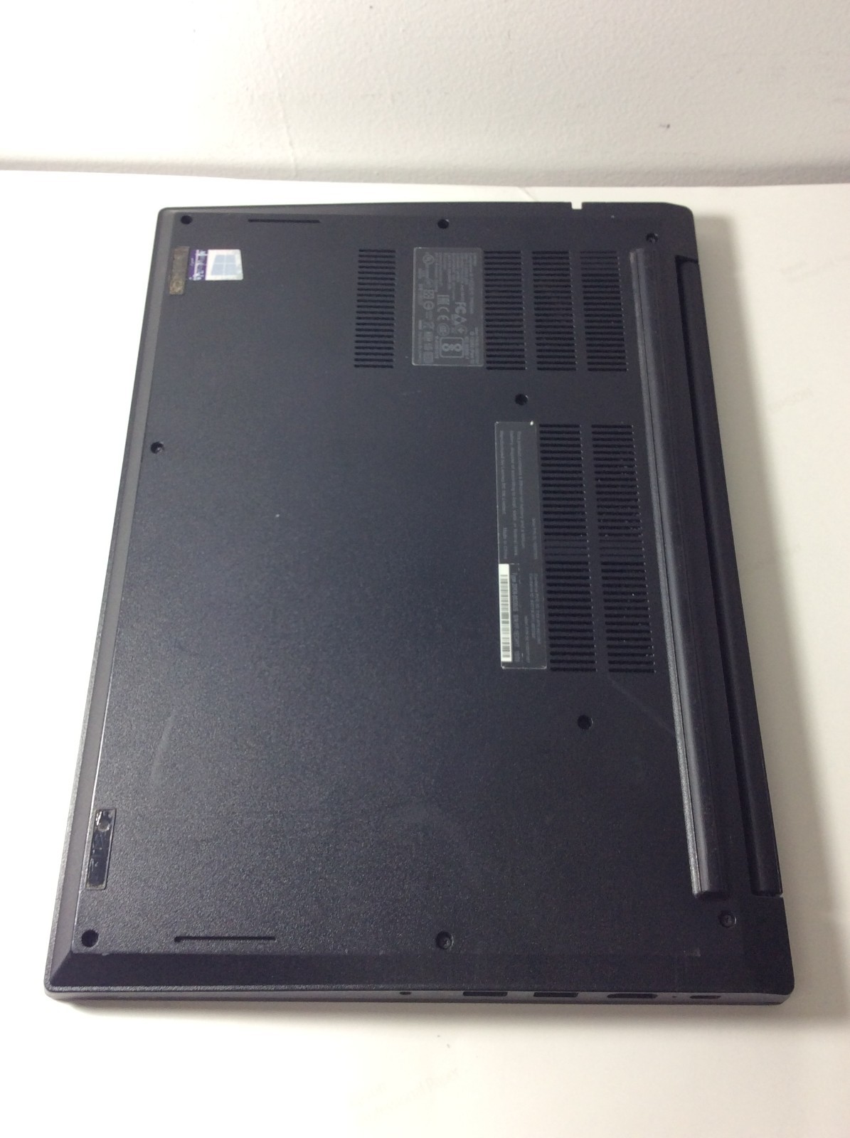 Lenovo ThinkPad E480 14″ FHD Laptop (20KN) i5-8250U 1.60GHz 256GB SSD 8GB WIN 11