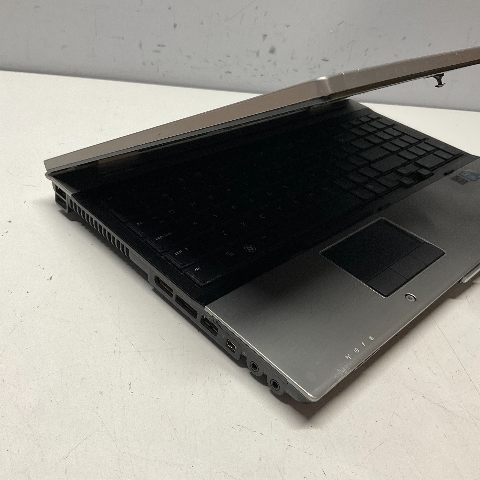 15.6″ HP ELITEBOOK 8540P | i5-M520 @ 2.40 GHz 2GB 256GB SSD Windows 10 Pro