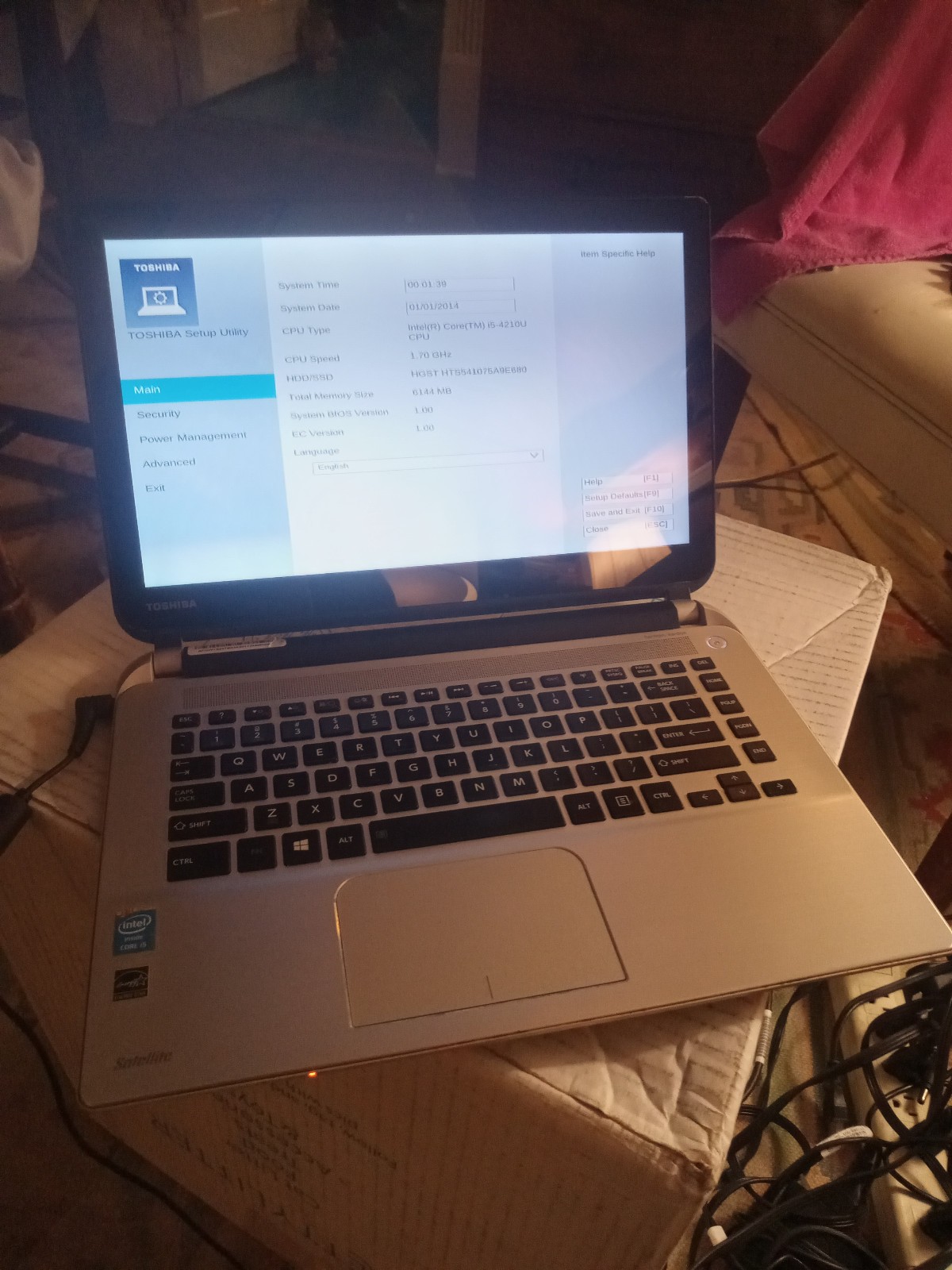 Toshiba E45-B4202 Gen4 Intel Core i5-4210U (3M Cache, up to 2.70GHz) 750GB