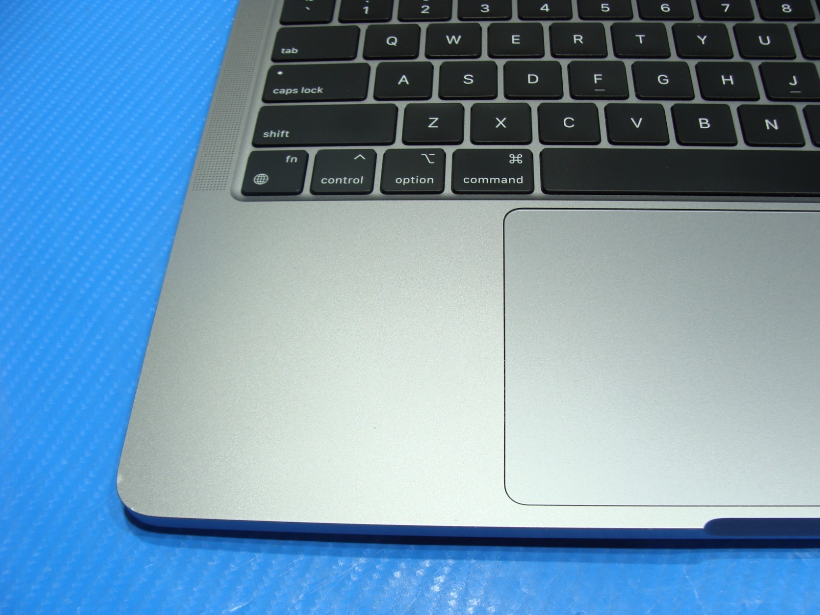 Apple MacBook Pro (2020) 13.3″ A2338 M1 8CPU/8GPU 3.2GHz 16GB 512GB SSD +Charger