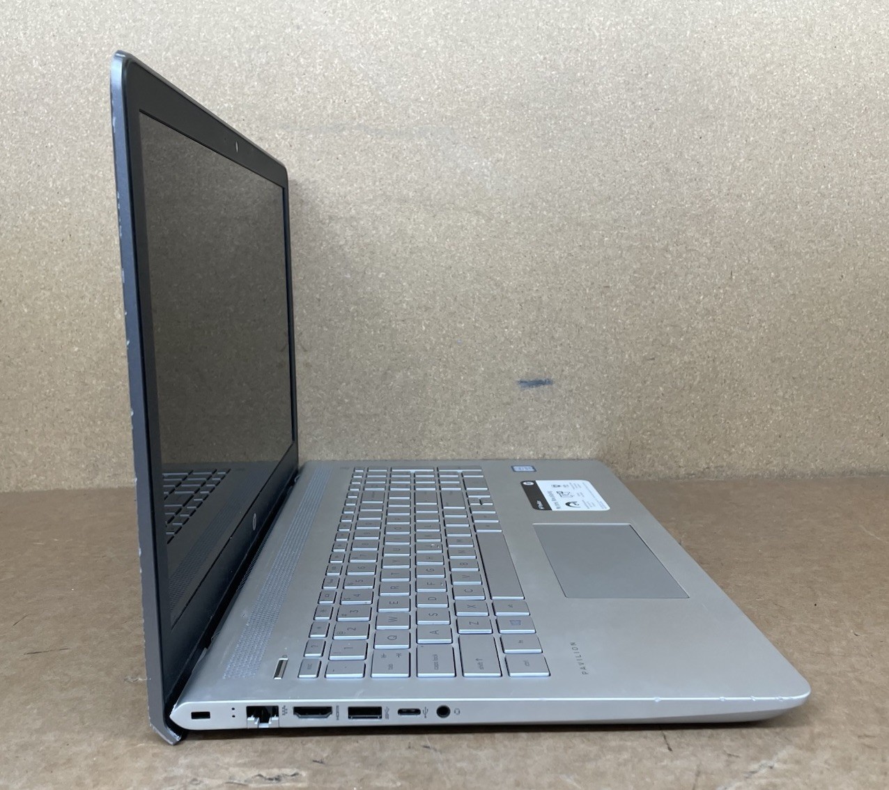HP Pavilion 3168NGW, Intel Core i5-8250U @1.60GHz, 8GB RAM, 256GB SSD, W11, READ