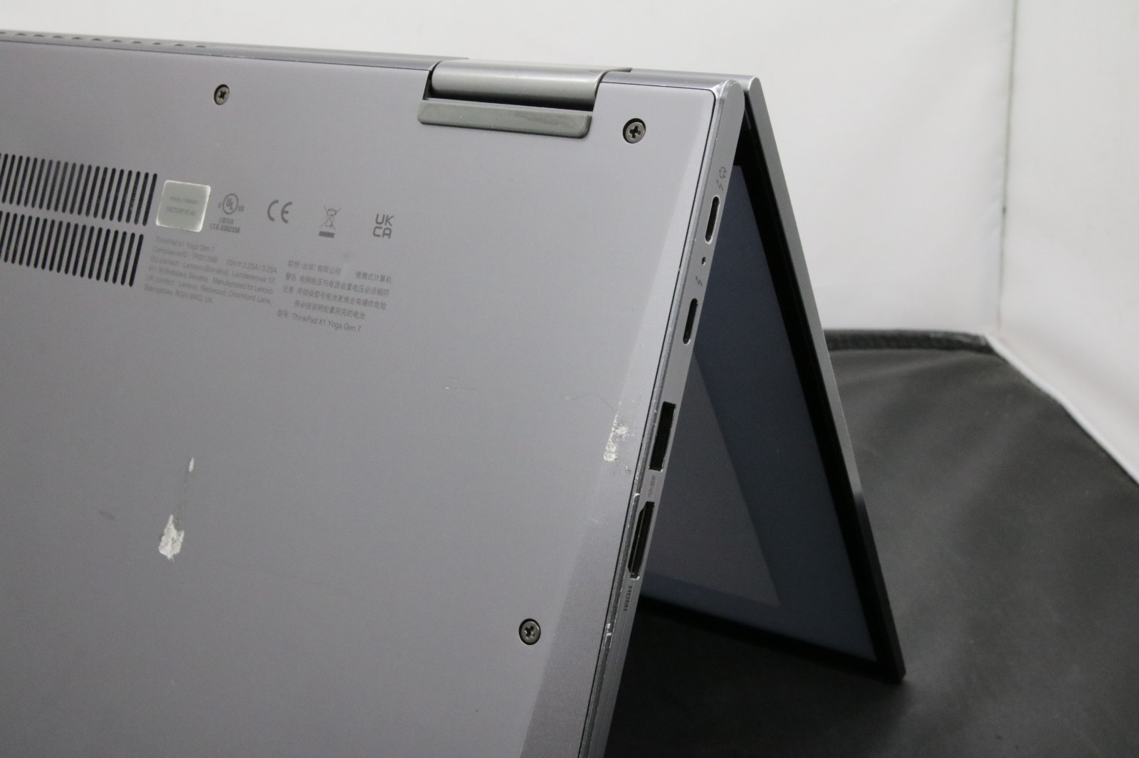 Lenovo ThinkPad X1 Yoga Gen 7 – i5-1235U – 16GB, 256GB, Windows 11 +Adapter