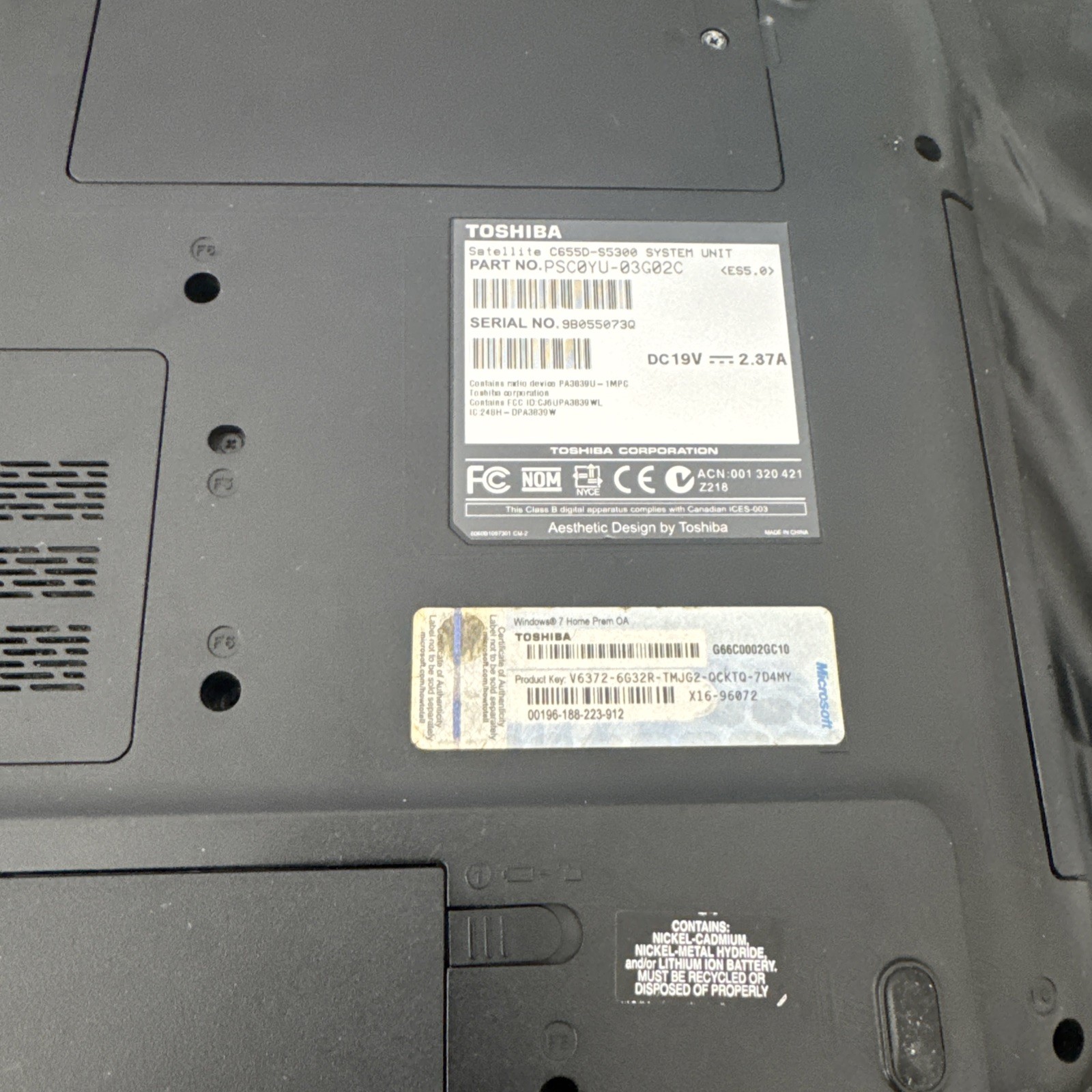 Two Toshiba Satellite C655D-S5300 Laptop Not Working Parts Only. No Power Cords