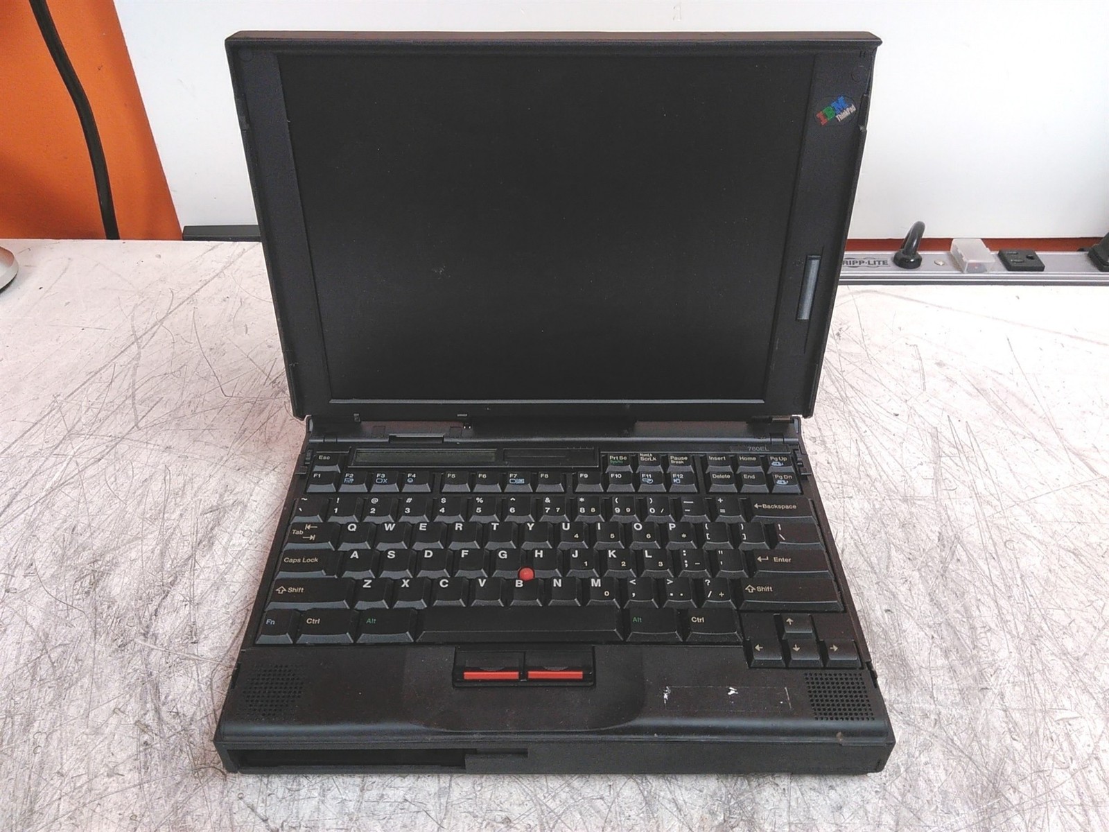 IBM ThinkPad 760EL Laptop Intel Pentium CPU 32MB RAM 1.4GB HD See Description
