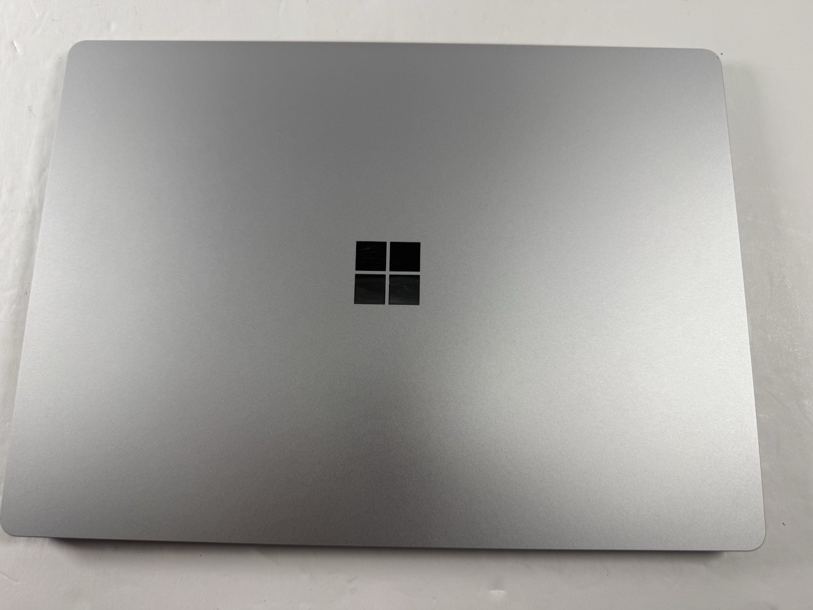 Microsoft Surface Laptop 5 13.5” 1950 Intel Core i7-1265U 16GB RAM 512GB NVME