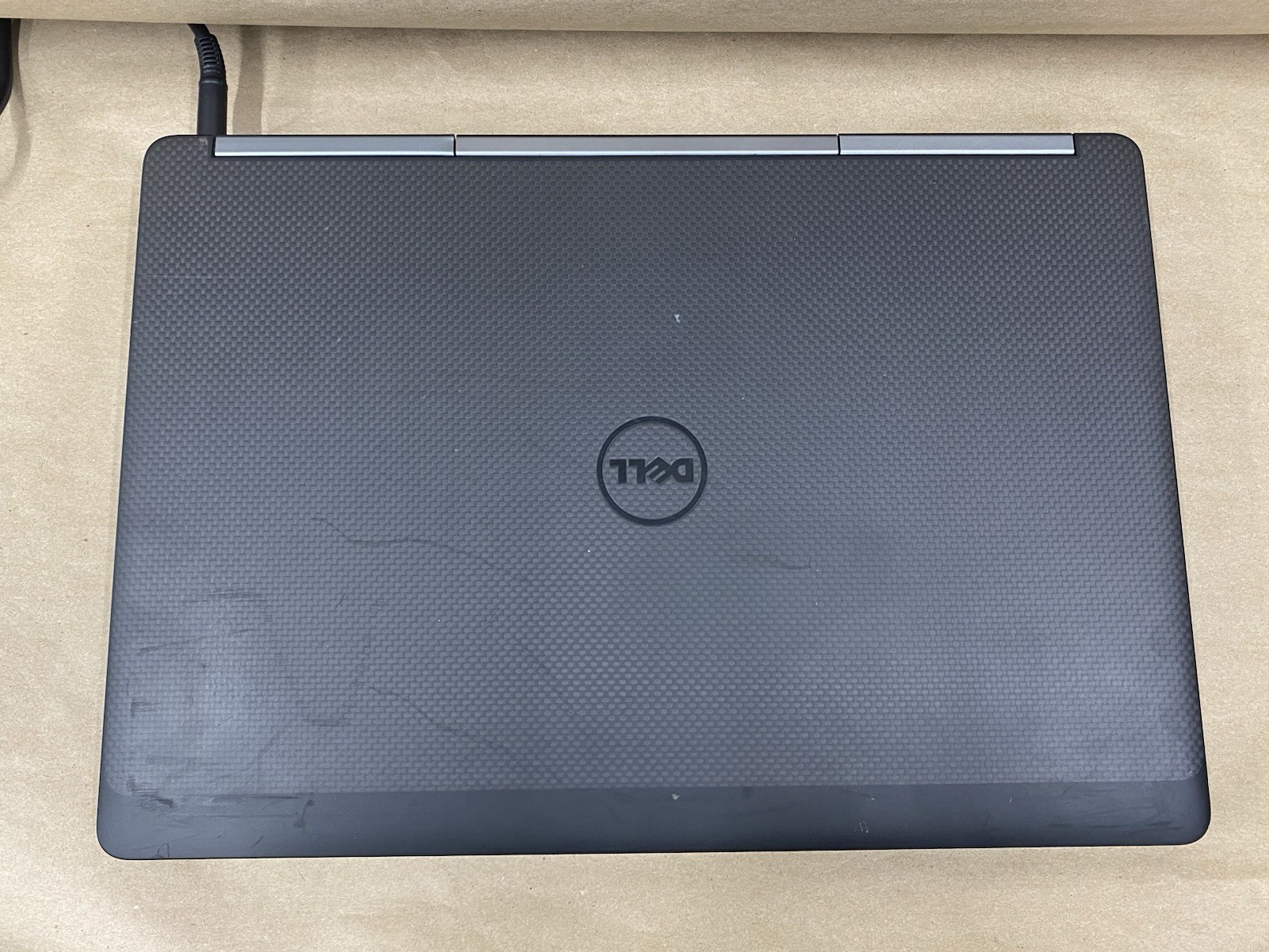 Dell Precision 7520 15.5″ 3840*2460 E3-1575M 8GB – 256GB SSD – Wi10 Pro READ