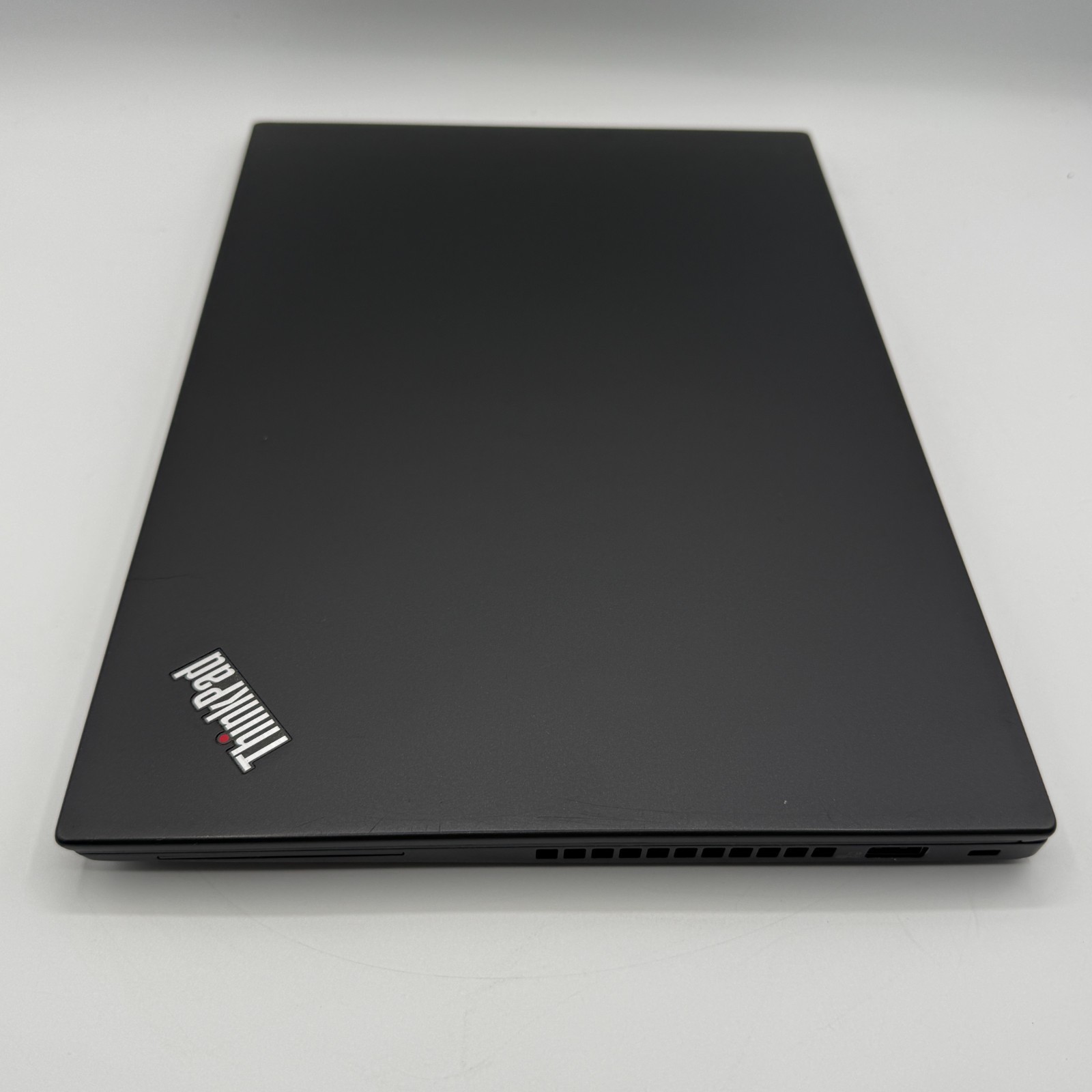 Lenovo ThinkPad T490s 14″ i7-8565U 16GB RAM 256GB SSD Win11 Pro Fingerprin Fair