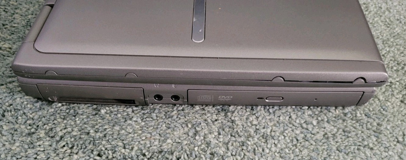 Dell Inspiron 1150 15.4″ Intel Pentium 4 2.66GHz 512MB RAM 30GB HDD Win XP