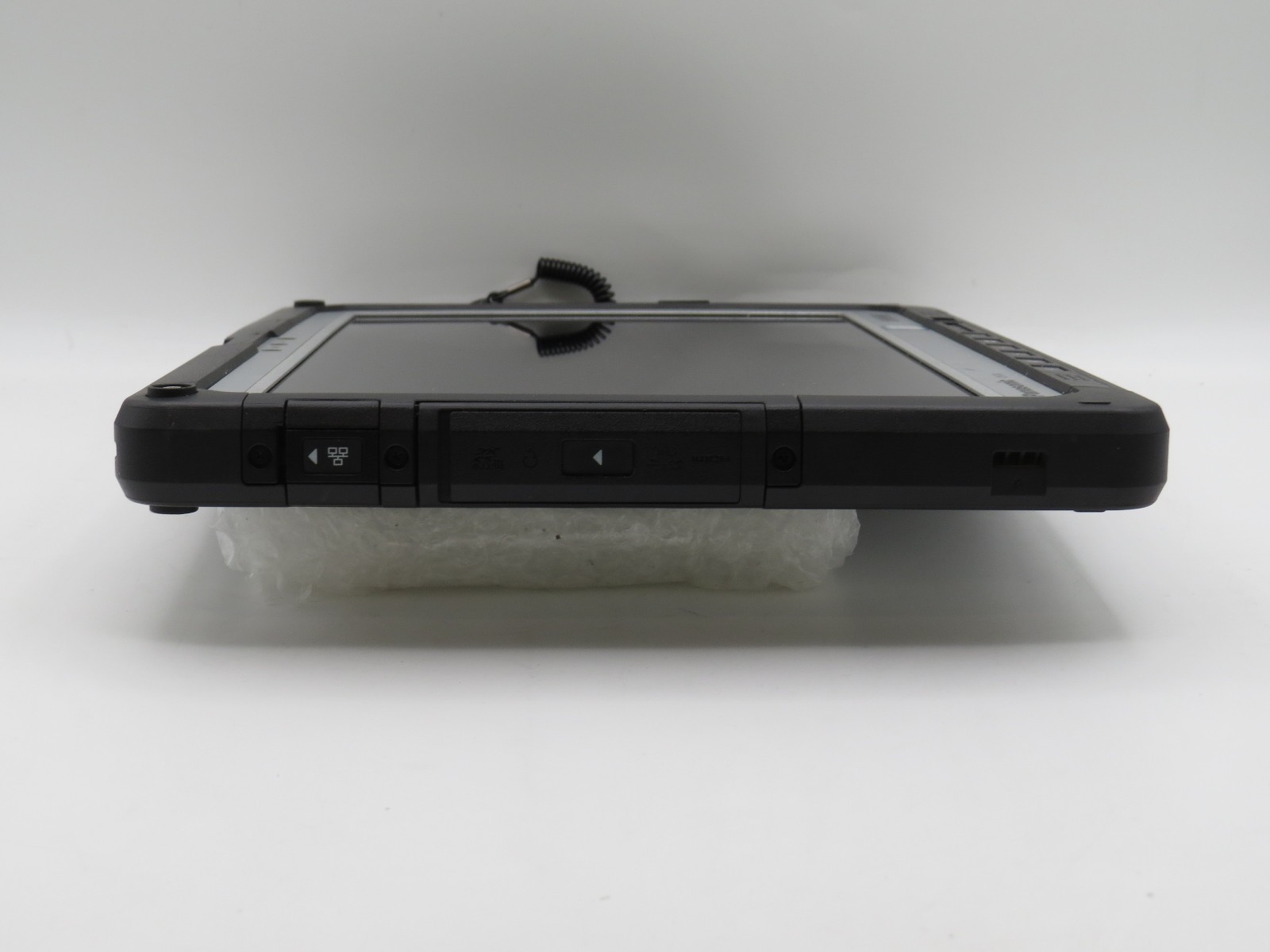 Panasonic CF-33 Tablet | i7-7600U @ 2.8GHz | 16GB DDR3 | 256GB m2 | No OS/AC