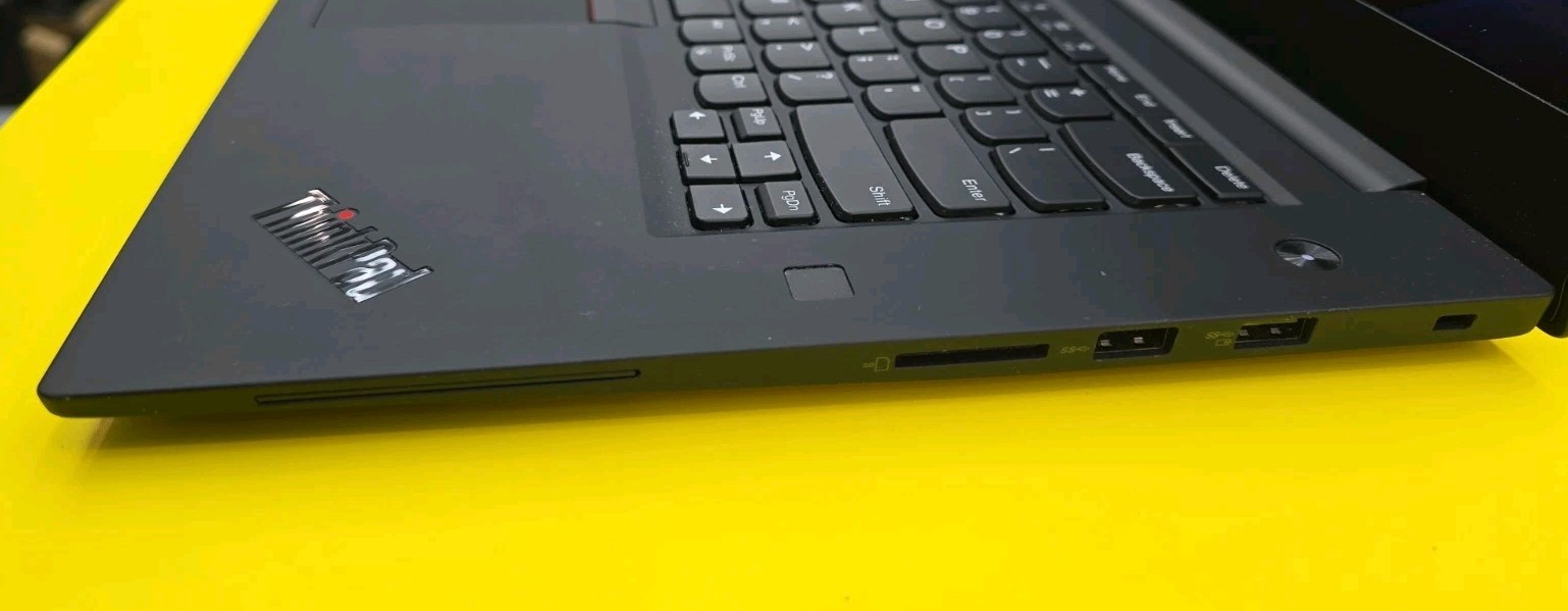 Lenovo ThinkPad P1 2nd Gen 15.6 inch 16GB 256GB HD Intel Core i7 9th Gen 2.60GHz