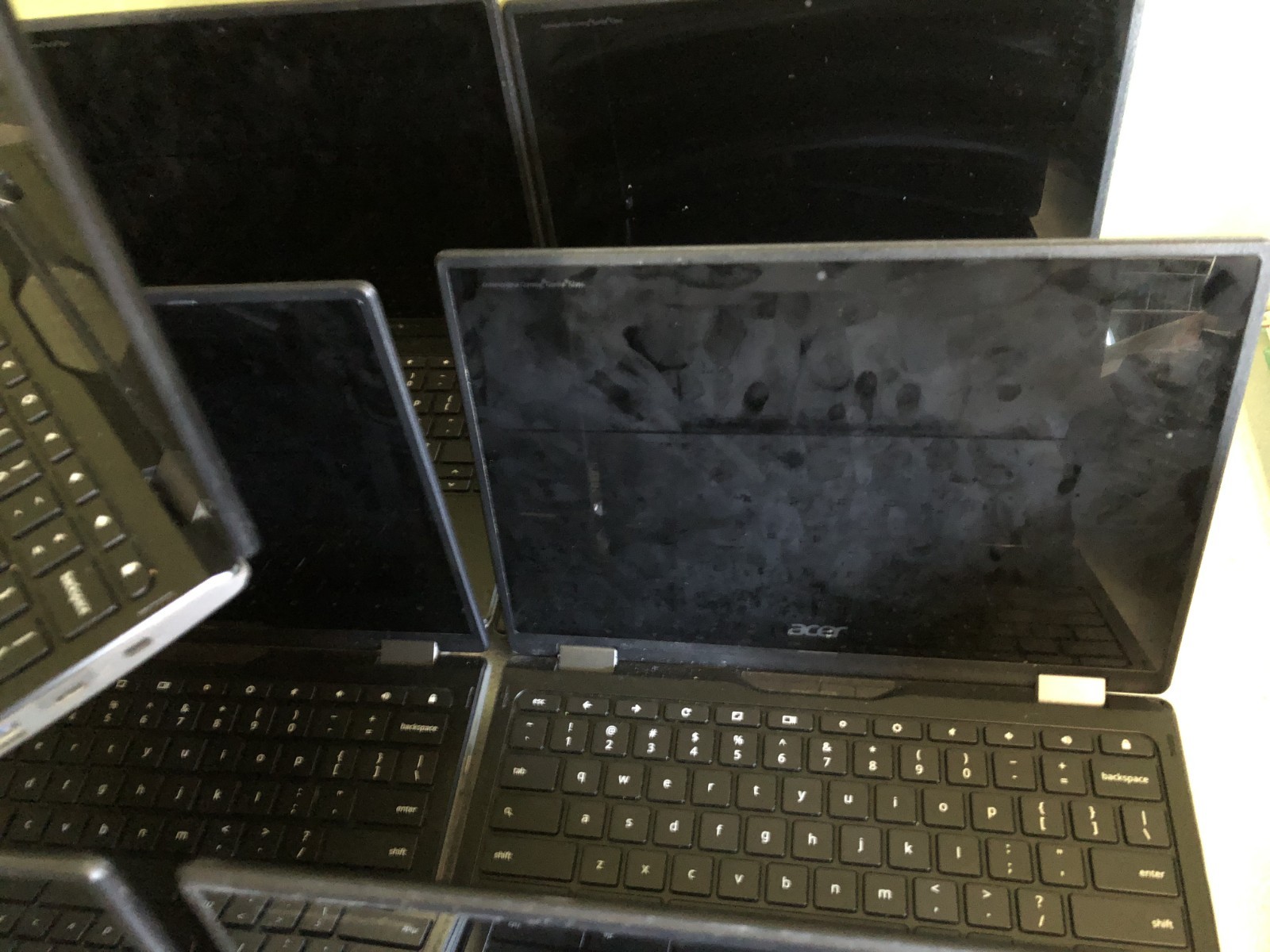 Acer Chromebook R752 Laptop Lot PARTS REPAIR AS IS 2 Keys Missing