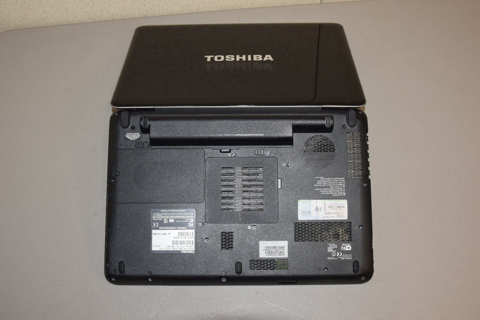 Dead Junk Toshiba Satellite A505-S6980 16″ Laptop Incomplete AS IS Parts Repair