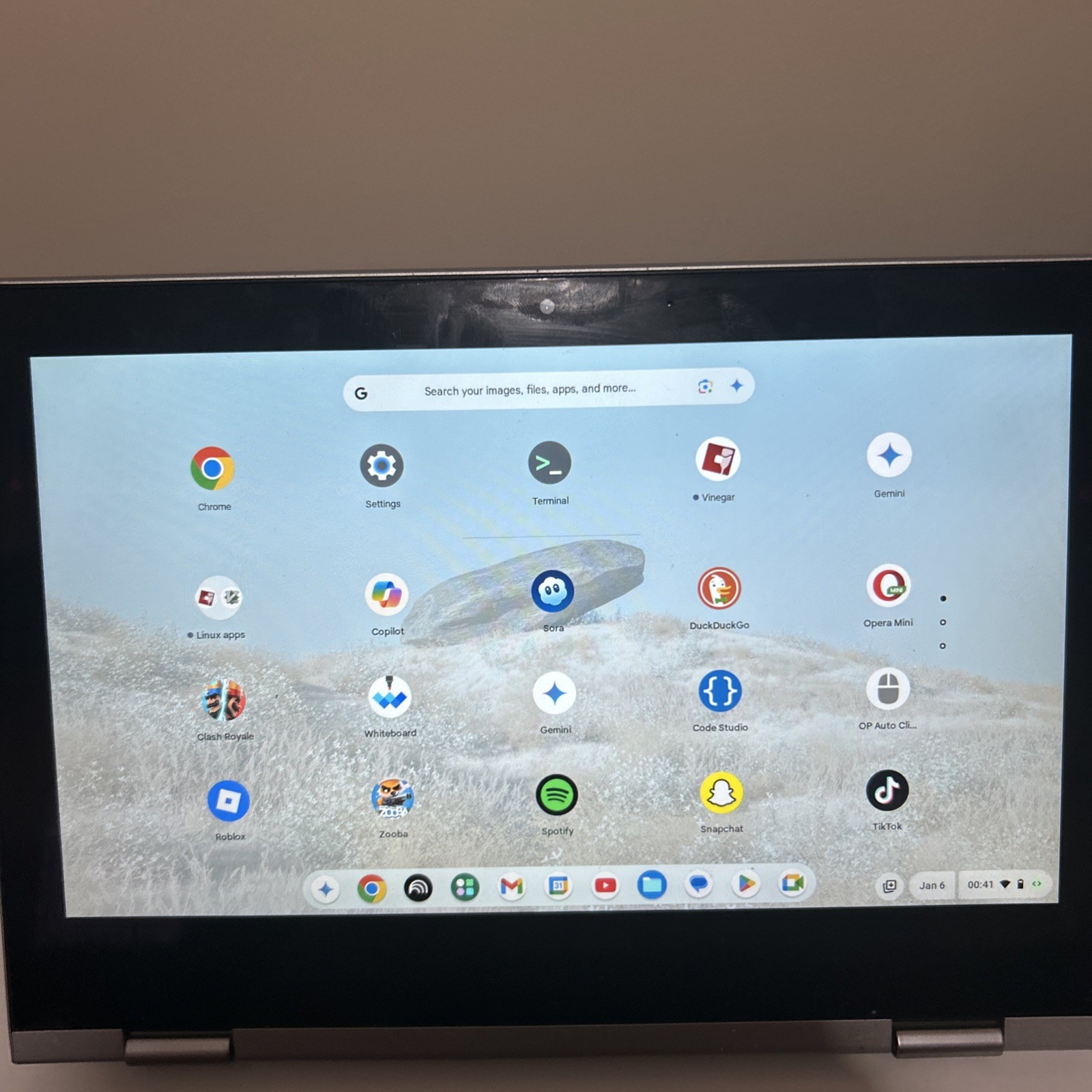 Lenovo 300e Chromebook 2nd Gen – 11.6″ Touchscreen 2-in-1 Flip Laptop