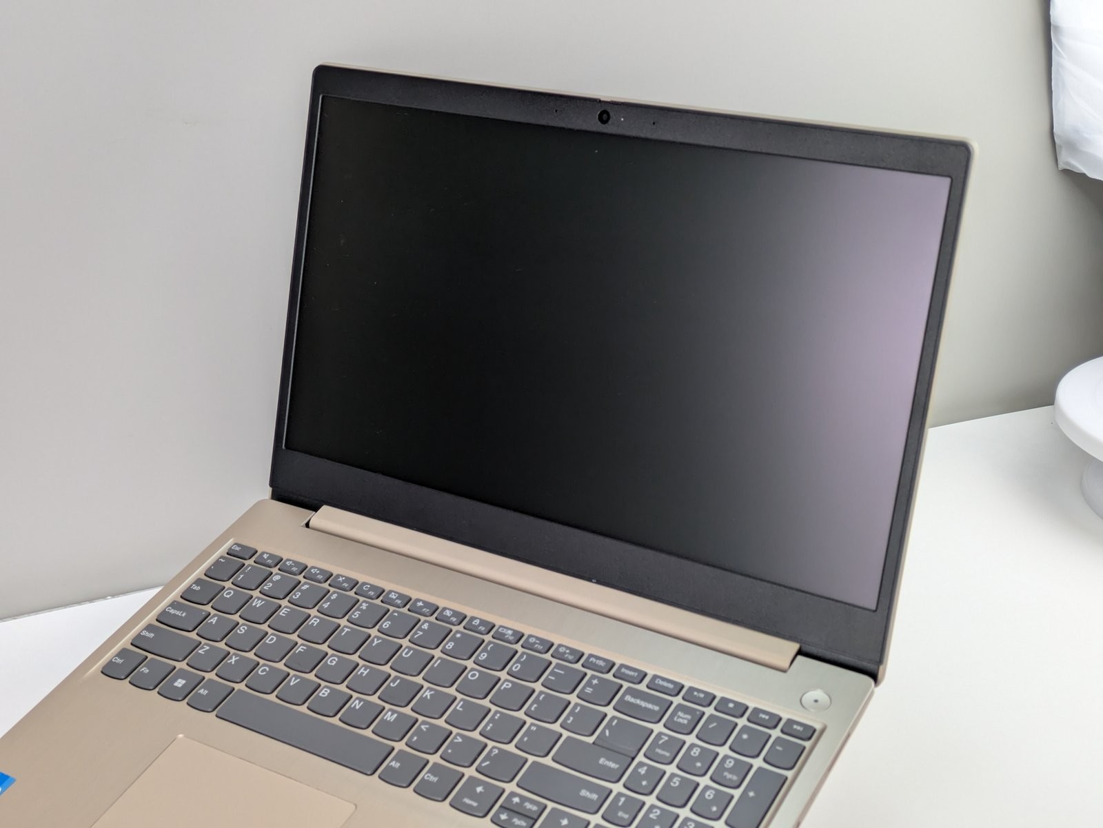 Lenovo IdeaPad 3 15ITL05 15.6″ Touch i3-1115G4 8GB RAM 256GB SSD HD W11H