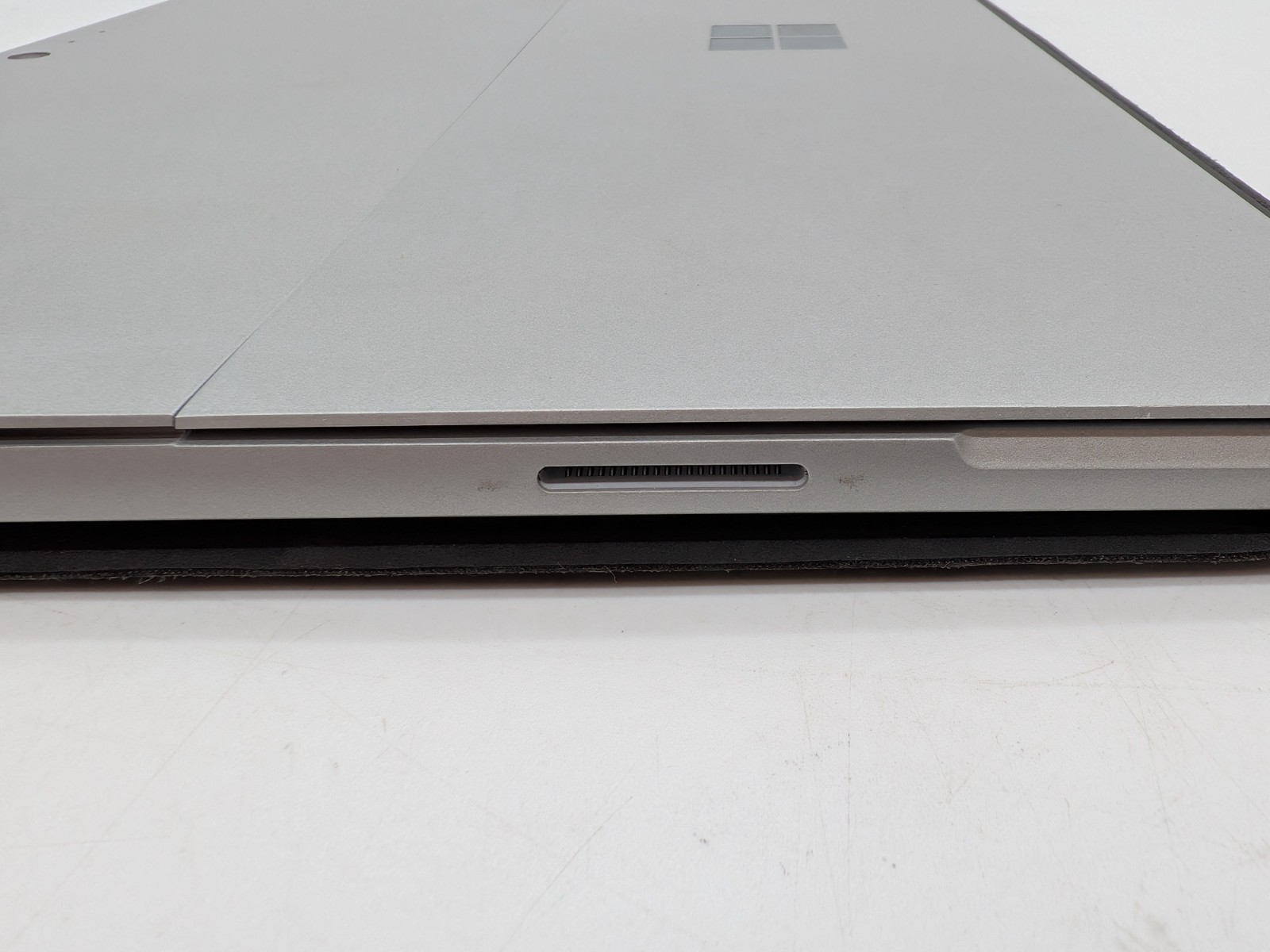 Microsoft Surface Pro 1796 5th Gen Intel 2 Core m3-7Y30 4GB RAM 128GB SSD WIN10P