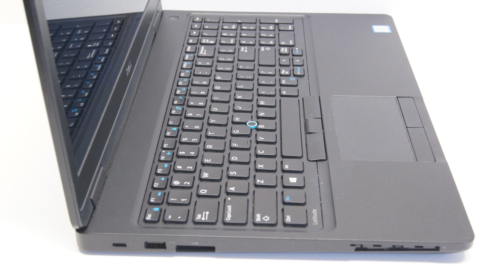 Dell Latitude 5580 FHD TOUCH i7-7820HQ 16GB Ram, 256GB SSD, Nvidia 2GB Win 11 P