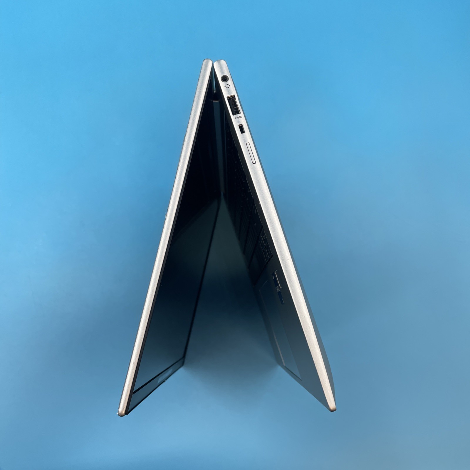 HP EliteBook 840 G10 | i5-1345U | NO RAM | NO DRIVE | NO OS | NO BATTERY | E938