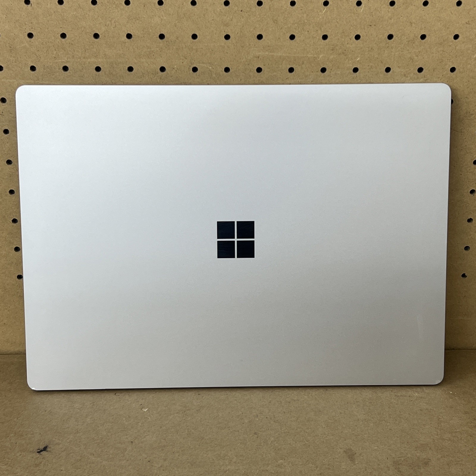 Microsoft Surface 5 15” Touch i7-1265U 8GB Ram 256GB – Fair