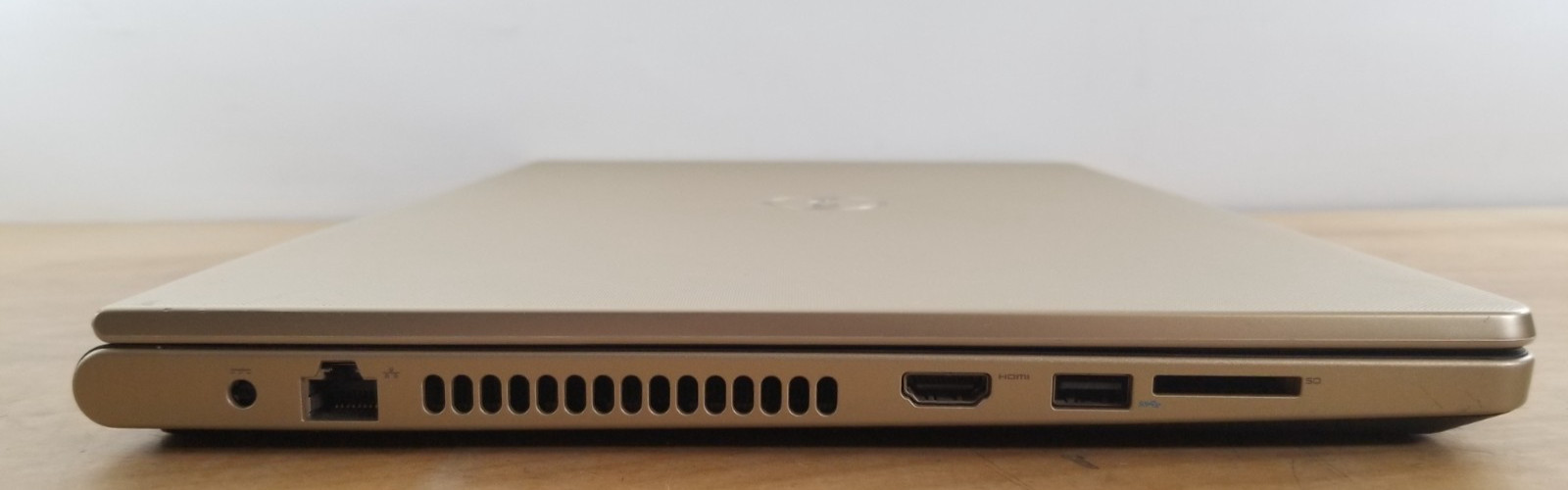Dell Inspiron 15 5555, AMD E2-7110 , 4GB RAM, 1TB HDD, Win 10 GOLD *PLEASE READ
