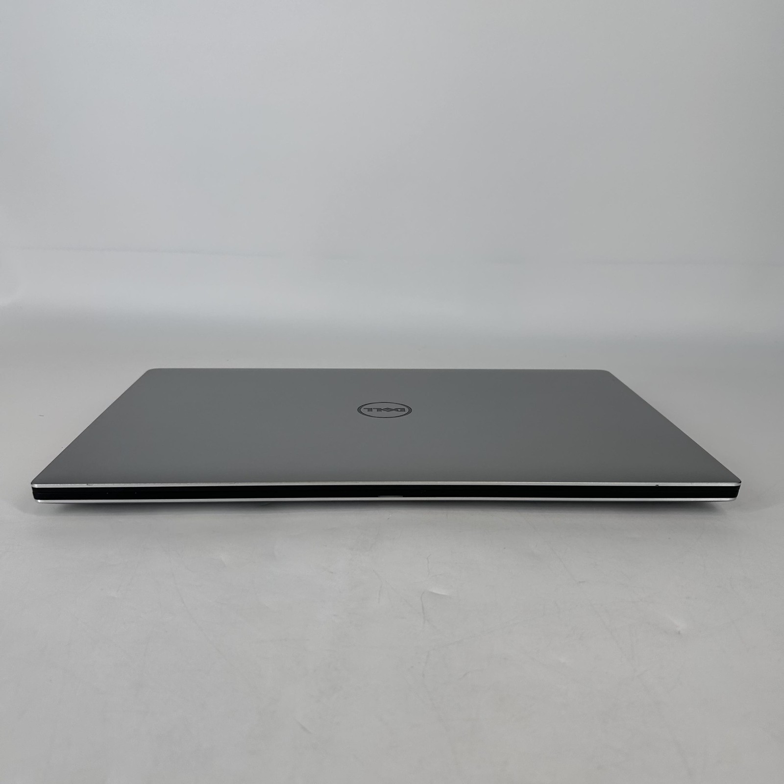 Dell XPS 15 9560 Gray FHD i7-7700HQ 2.80GHz 16GB 512GB SSD GTX 1050 Good