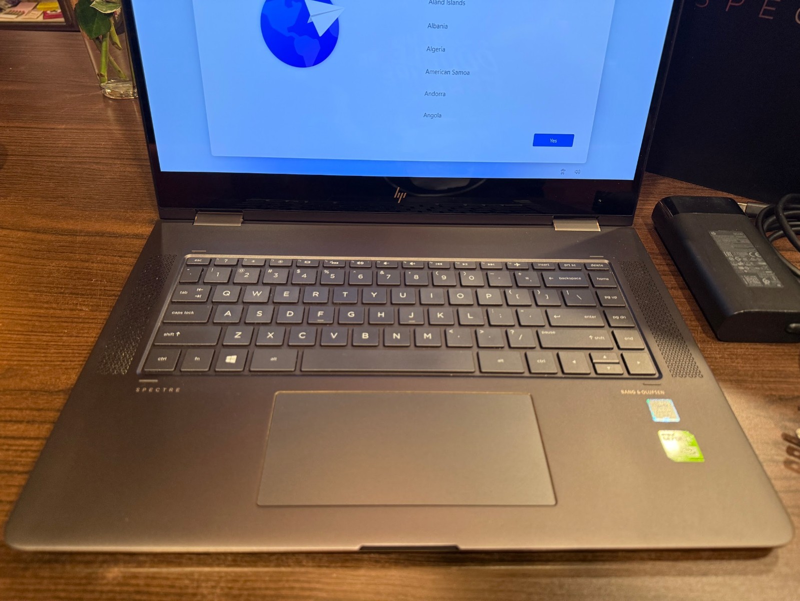 HP Spectre x360 15-bl112dx 15.6″ 4K Touch i7-8550U 16GB 512GB SSD MX150 Dark Ash