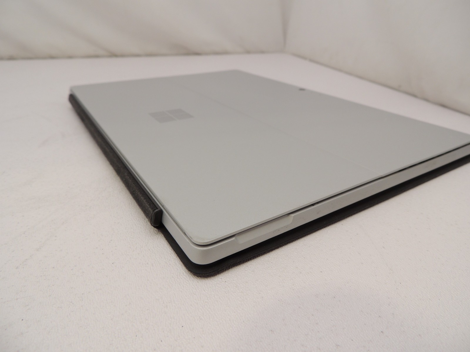 Microsoft Surface Pro 5 1807 LTE Core i5 7300U 8GB 256GB Windows 10 Complete