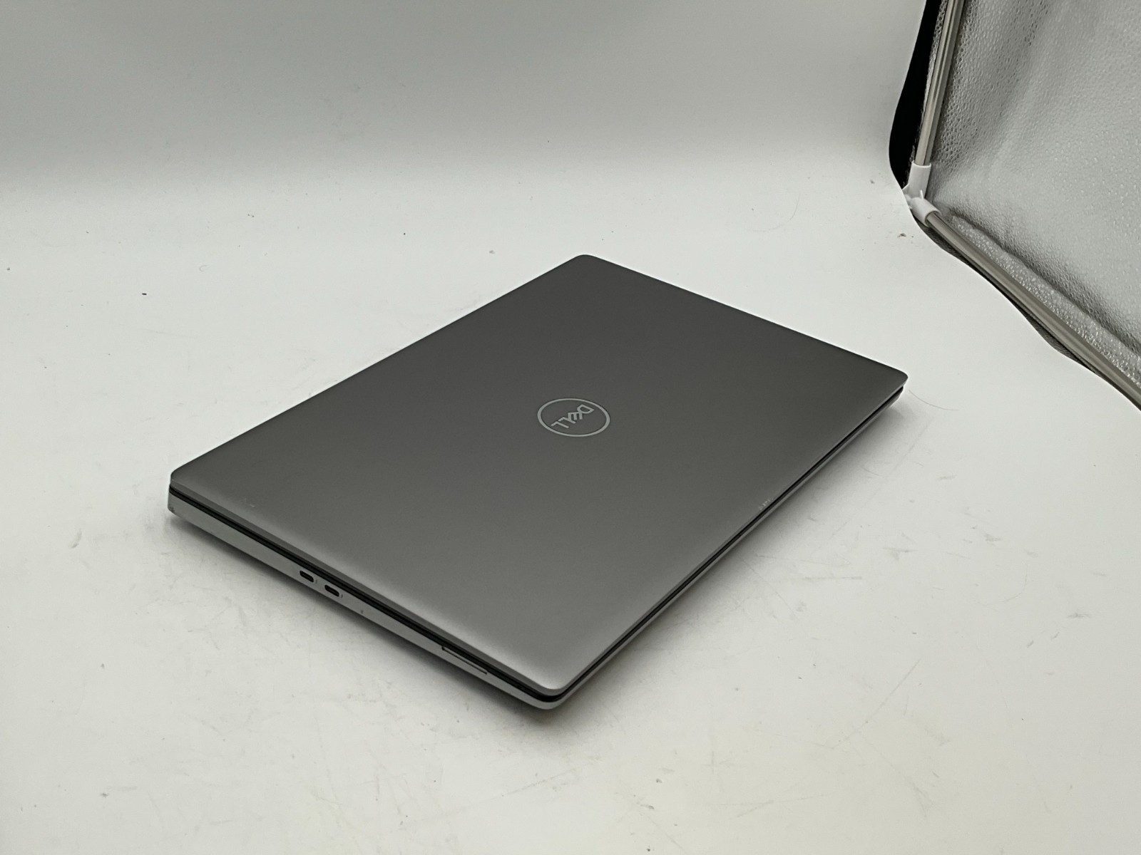 DELL Precision 7560 i7-11850H 2.50 32GB 1tb T1200 15.6″ WIN11 Laptop 5NTF5M3