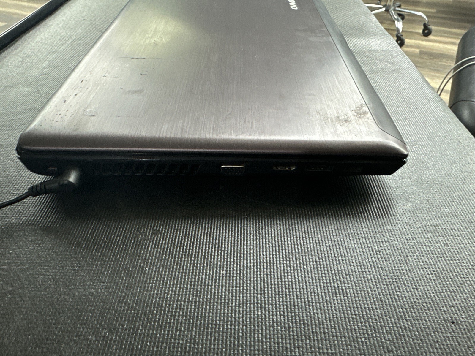 Lenovo IdeaPad Z570 Laptop Intel Core i5-2450M 6GB Ram (damaged) Read