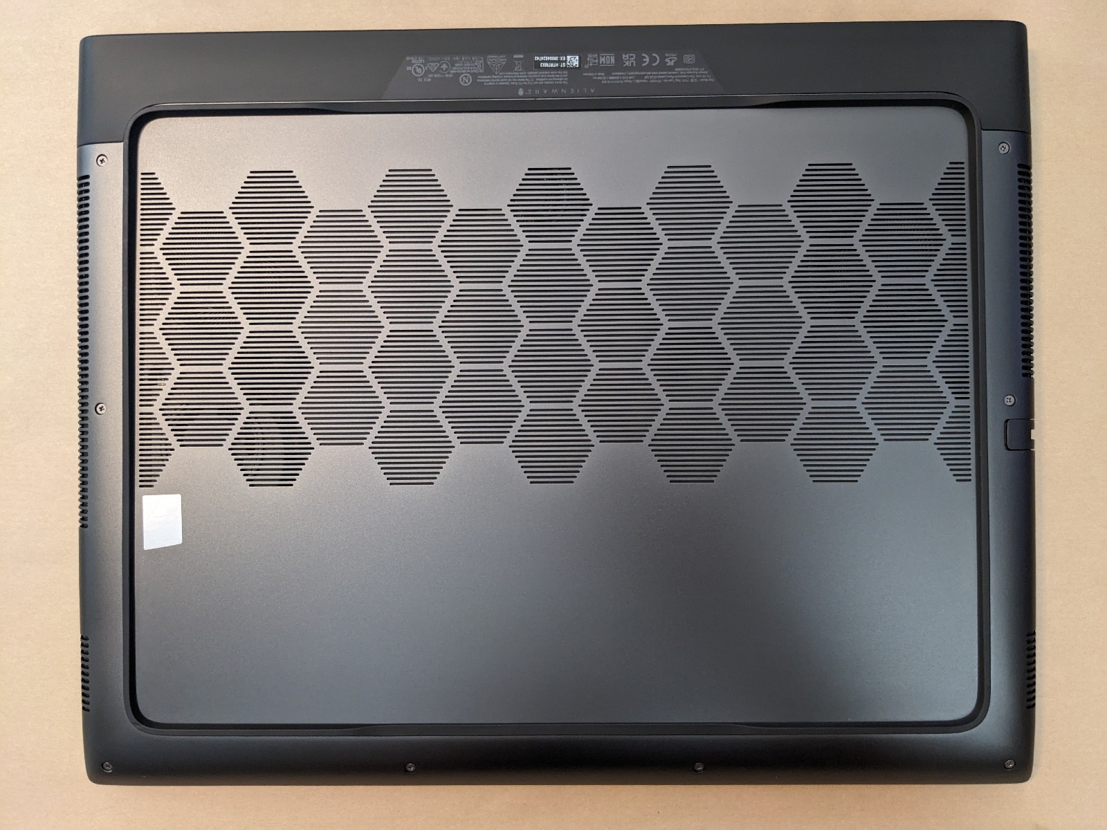 Dell Alienware M18 R1 QHD+ 165Hz i9-13980HX 32GB 4TB SSD NVIDIA RTX 4090 16GB