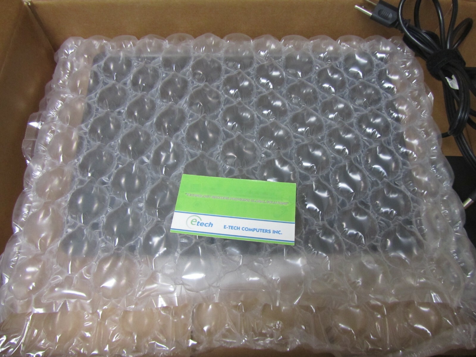 210-AETM Dell Latitude E7470 i7-6600U 8GB 256GB SSD 14″ QHD Touch 2560×1440 Win
