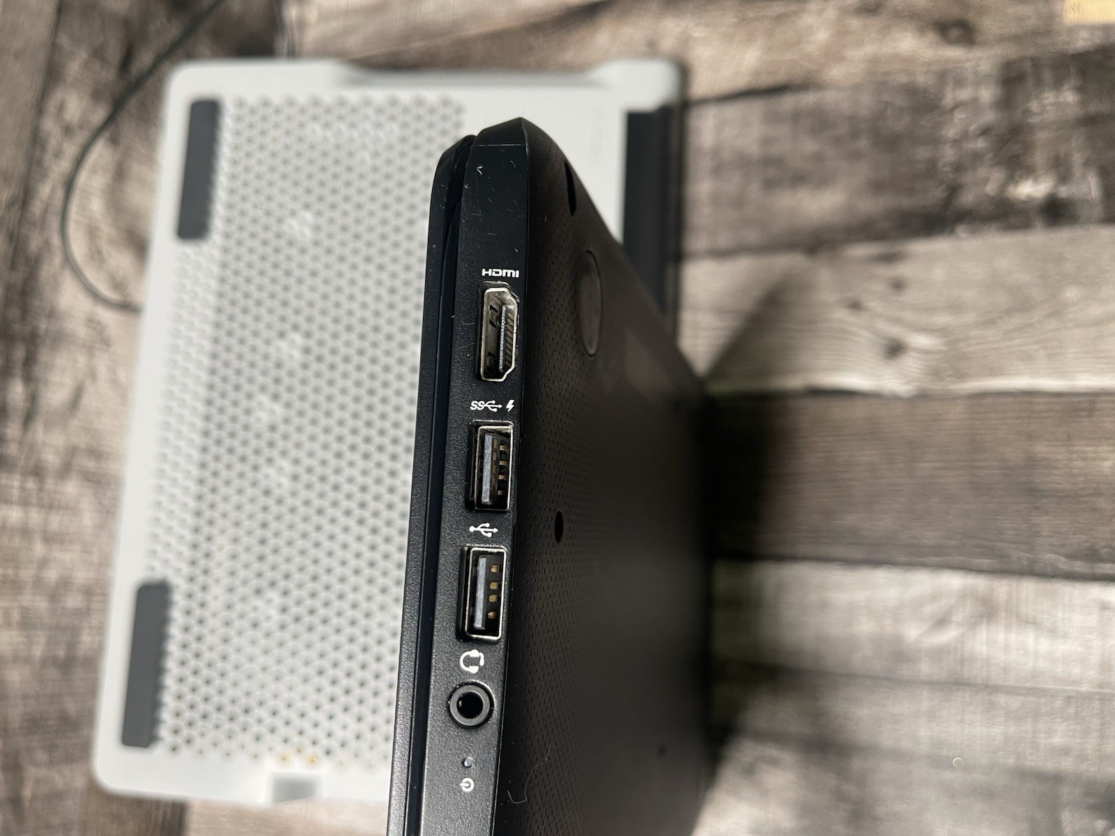 HP Chromebook 11 G4 11.6 Inch And TERGUS AWE84. Very Unique Paint On The Cover