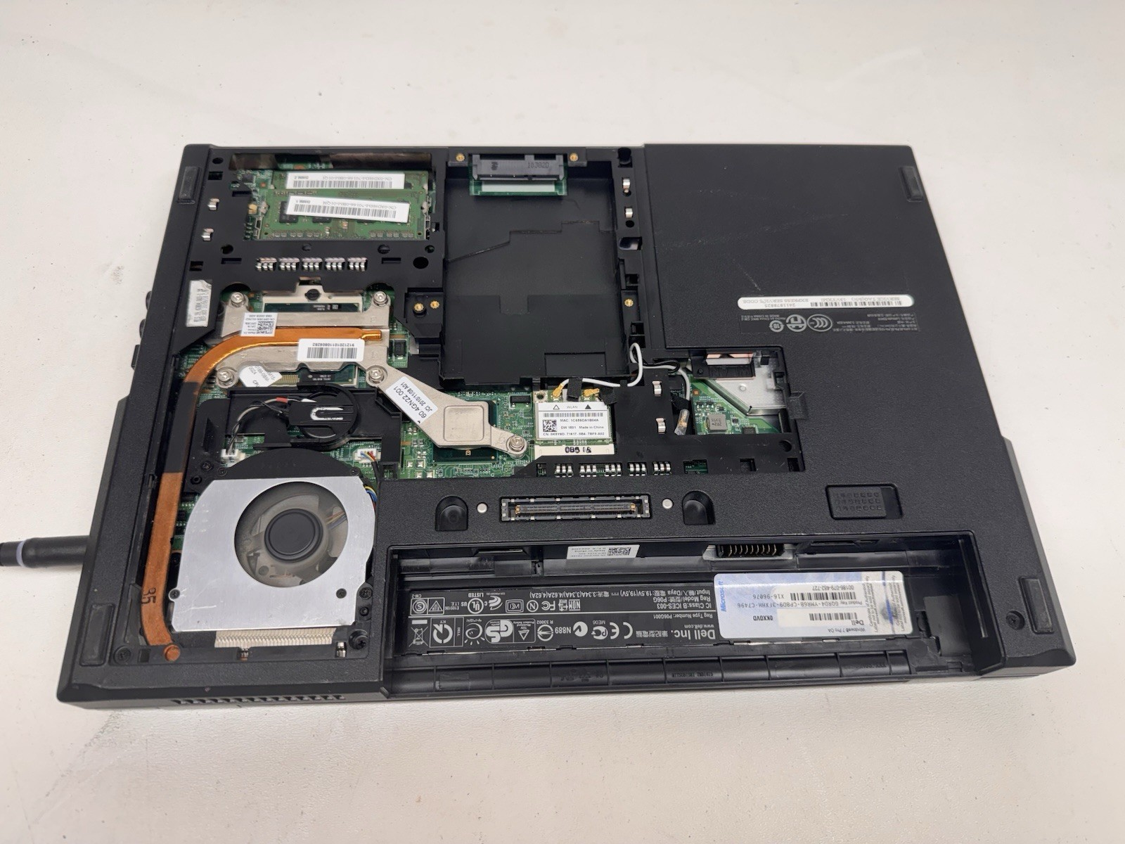 Dell Latitude E5410 – Intel Core i3 2.40GHz – 2GB RAM – FOR PARTS / REPAIR 0005
