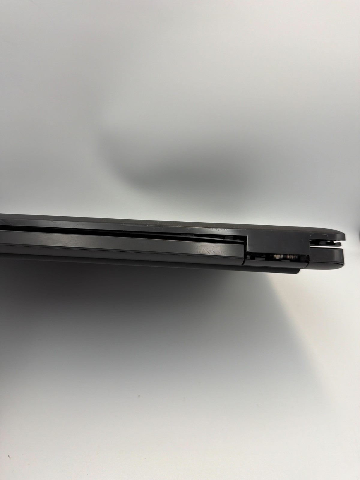 Dell Latitude 3520 (2021) 11th Gen Intel(R) Core(TM) i7-1165G7 @ 2.80GHz 16GB RA