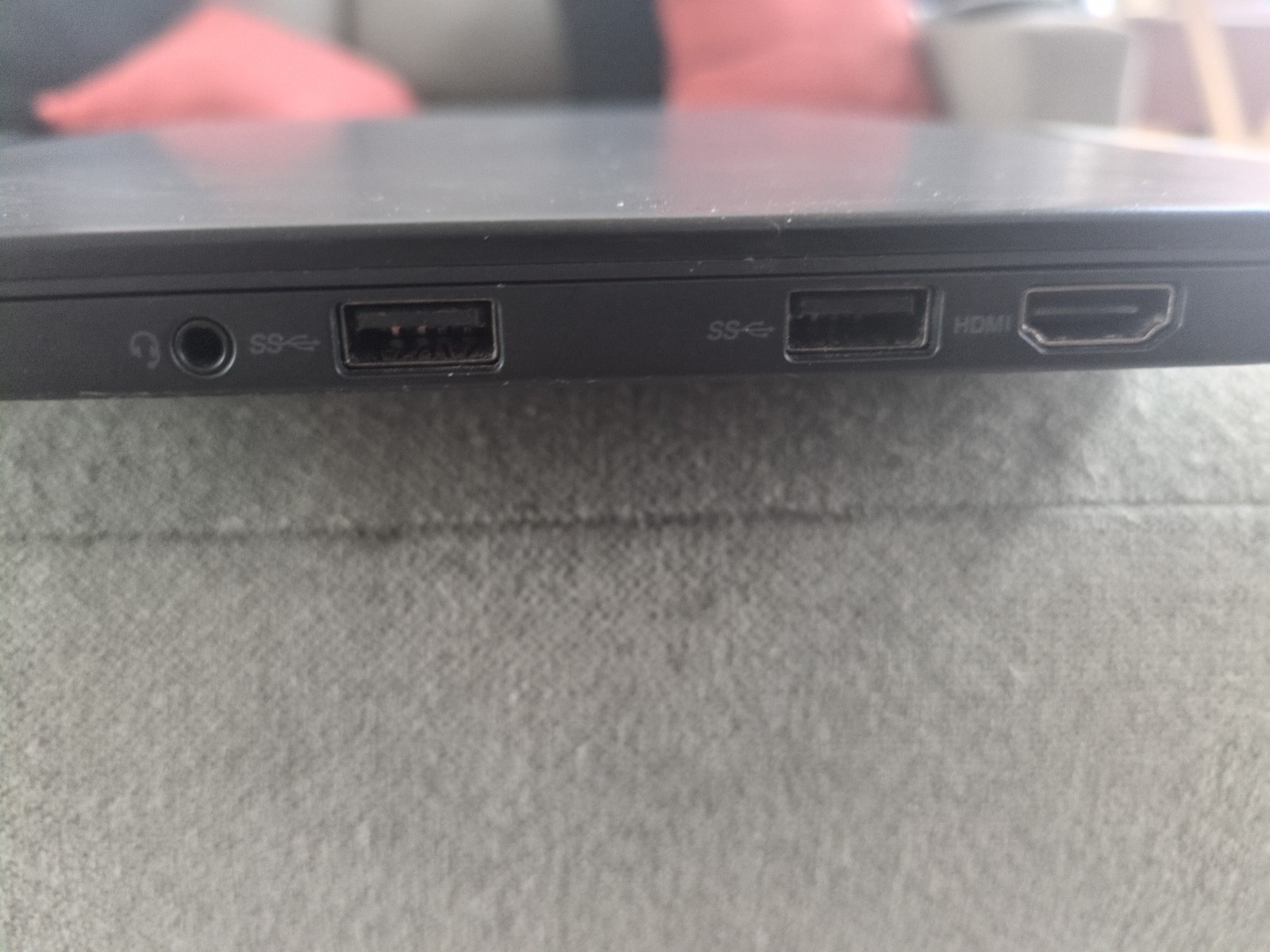 Lenovo ThinkPad X1 Carbon 4th Gen 14″ i7-6600U 16GB RAM 512GB NVMe SSD