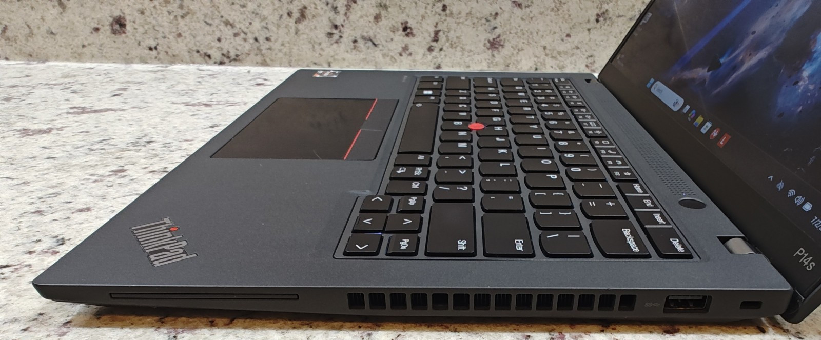 Lenovo ThinkPad P14s Gen 4 (Touch) — Ryzen 7 PRO 7840U / 32GB Ram / 512GB SSD